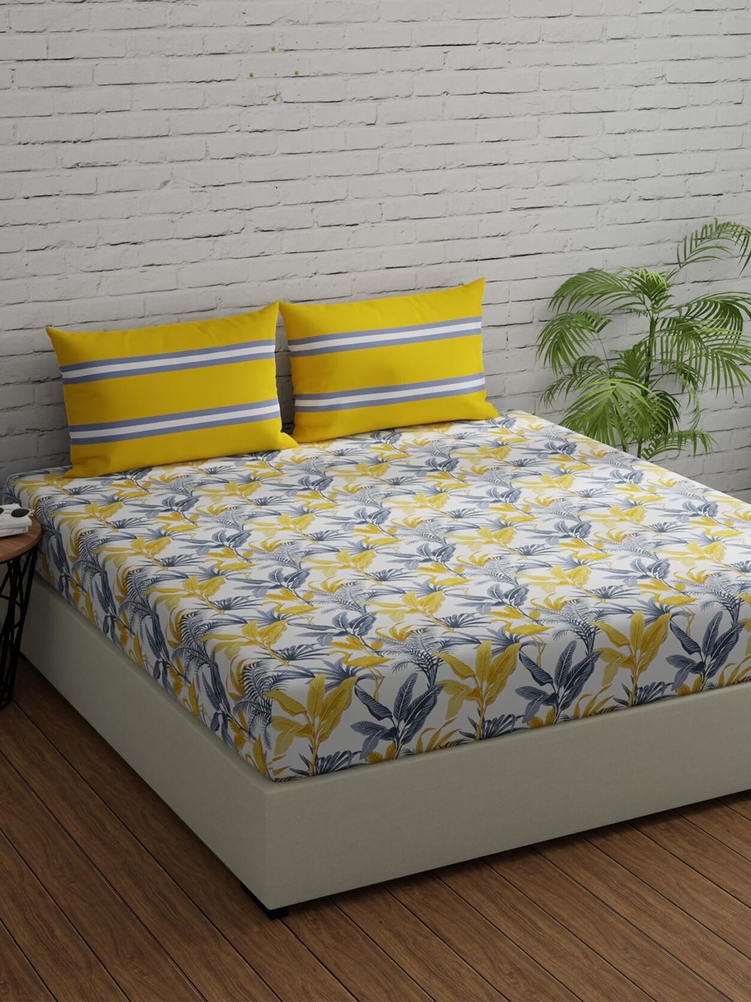Huesland Comfort Yellow & White Floral 144 TC Cotton King Bedsheet With 2 Pillow Covers