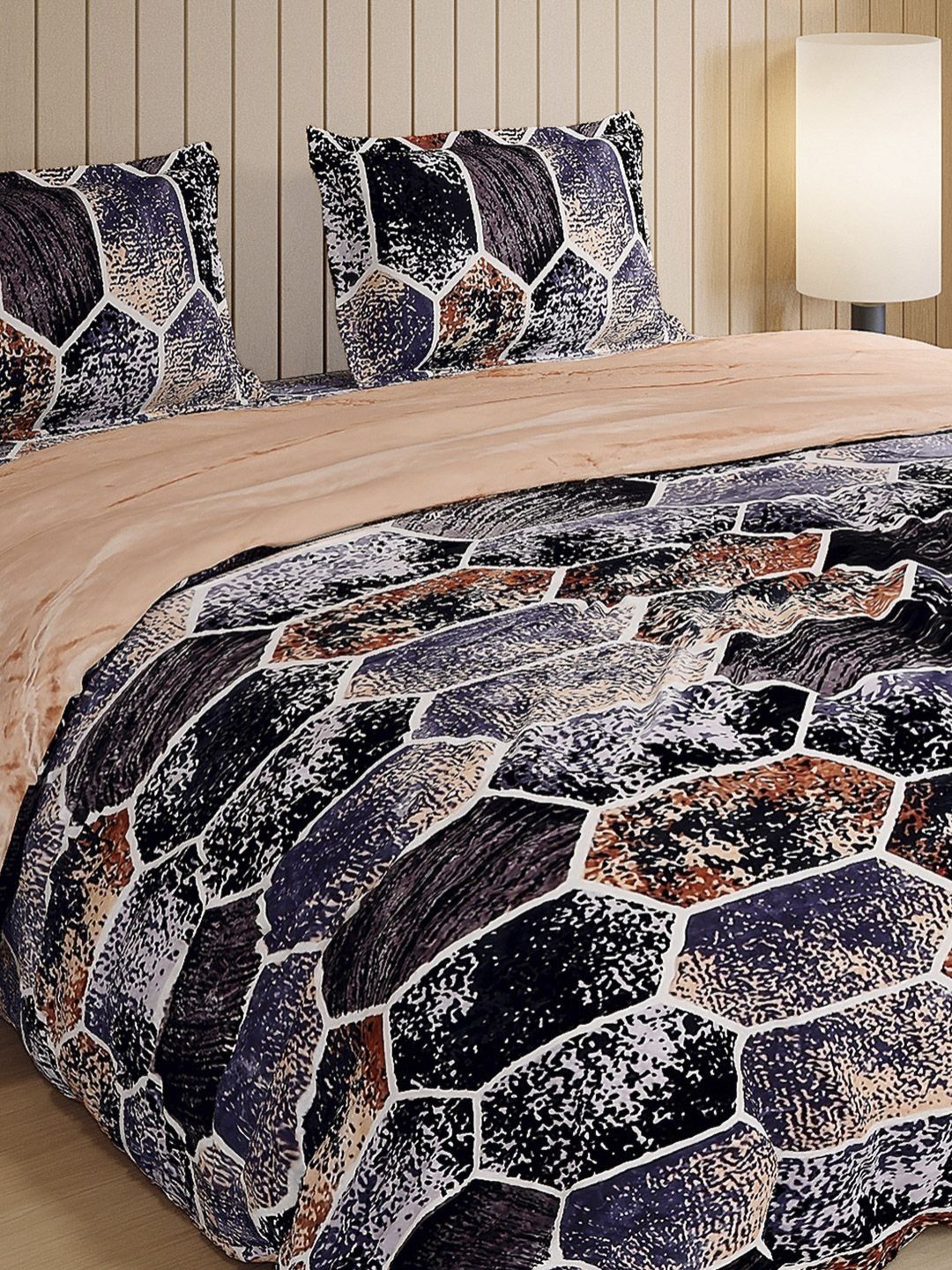 Buy Monte Carlo Purple & White Geometric 300 TC Bedsheet With 2 Pillow Covers &  Duvet 904 GSM -  - Home for Unisex