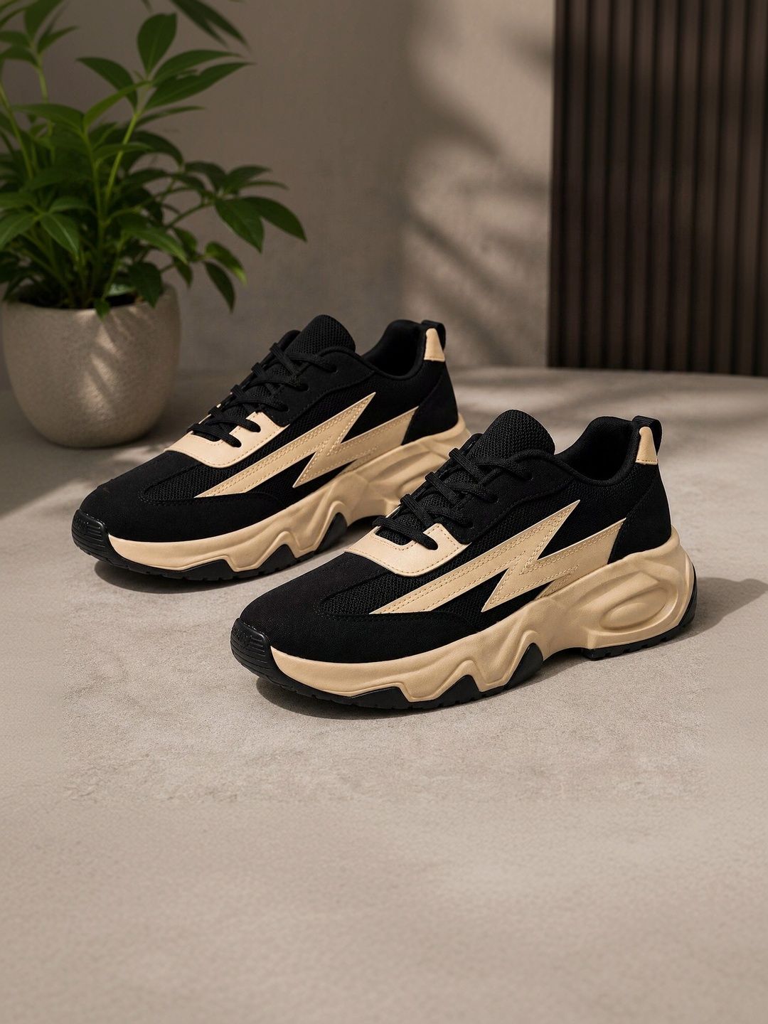 Roadster Women Colourblocked Sneakers