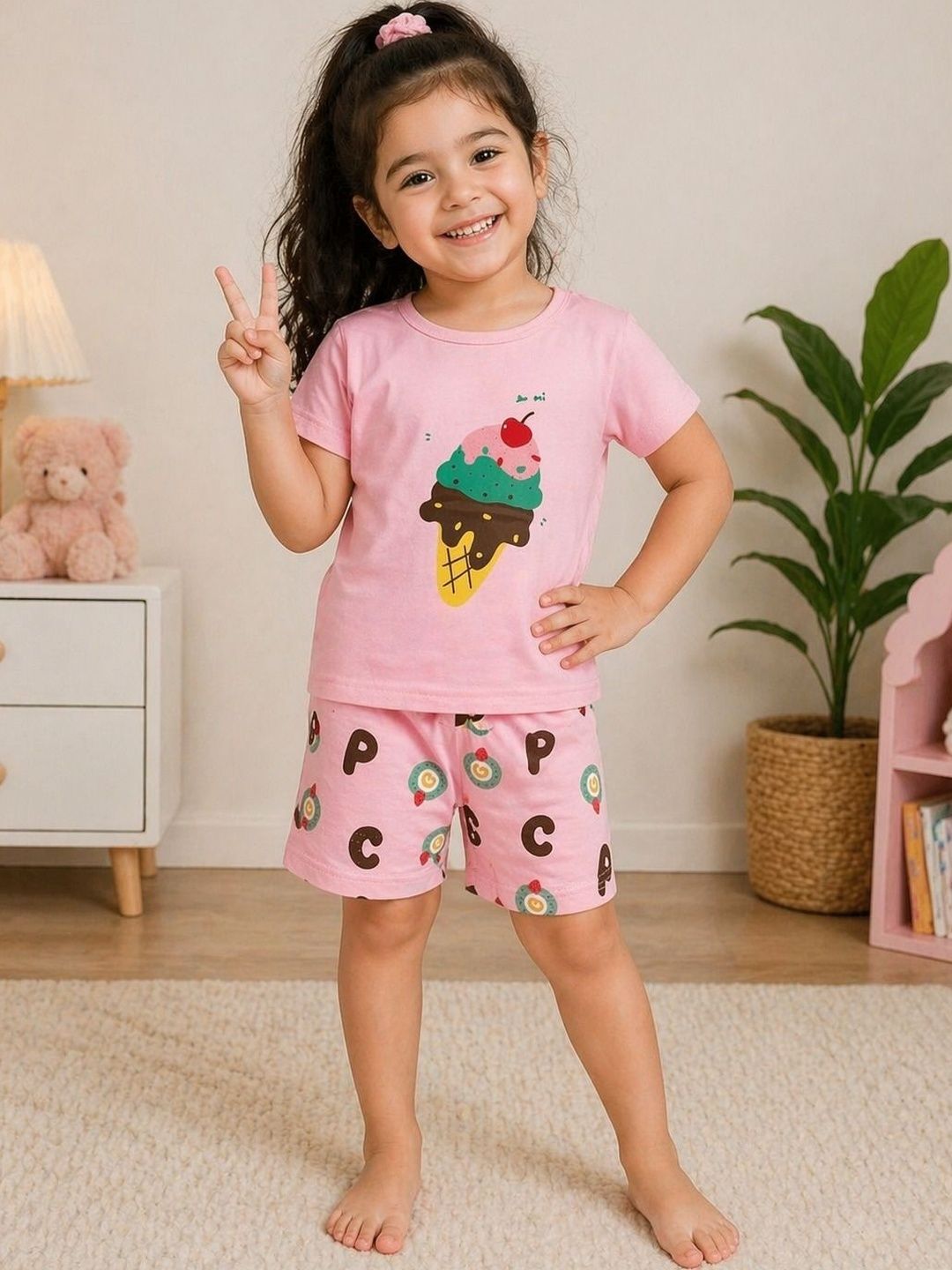 TIOR Girls Printed T-shirt with Shorts