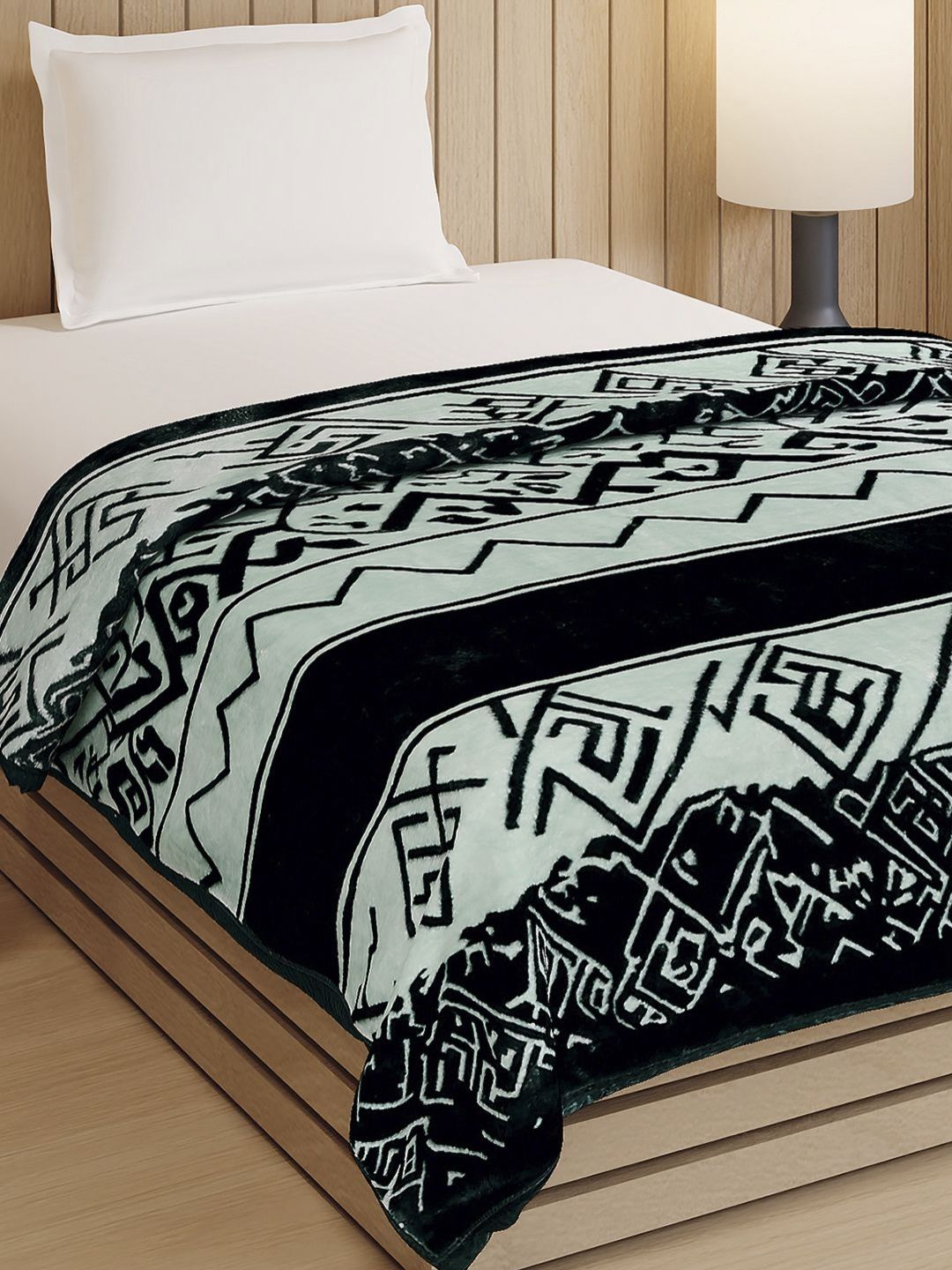 Buy Monte Carlo Relations Pvc Green Geometric Printed Heavy Winter Double Bed Blanket 540 GSM -  - Home for Unisex