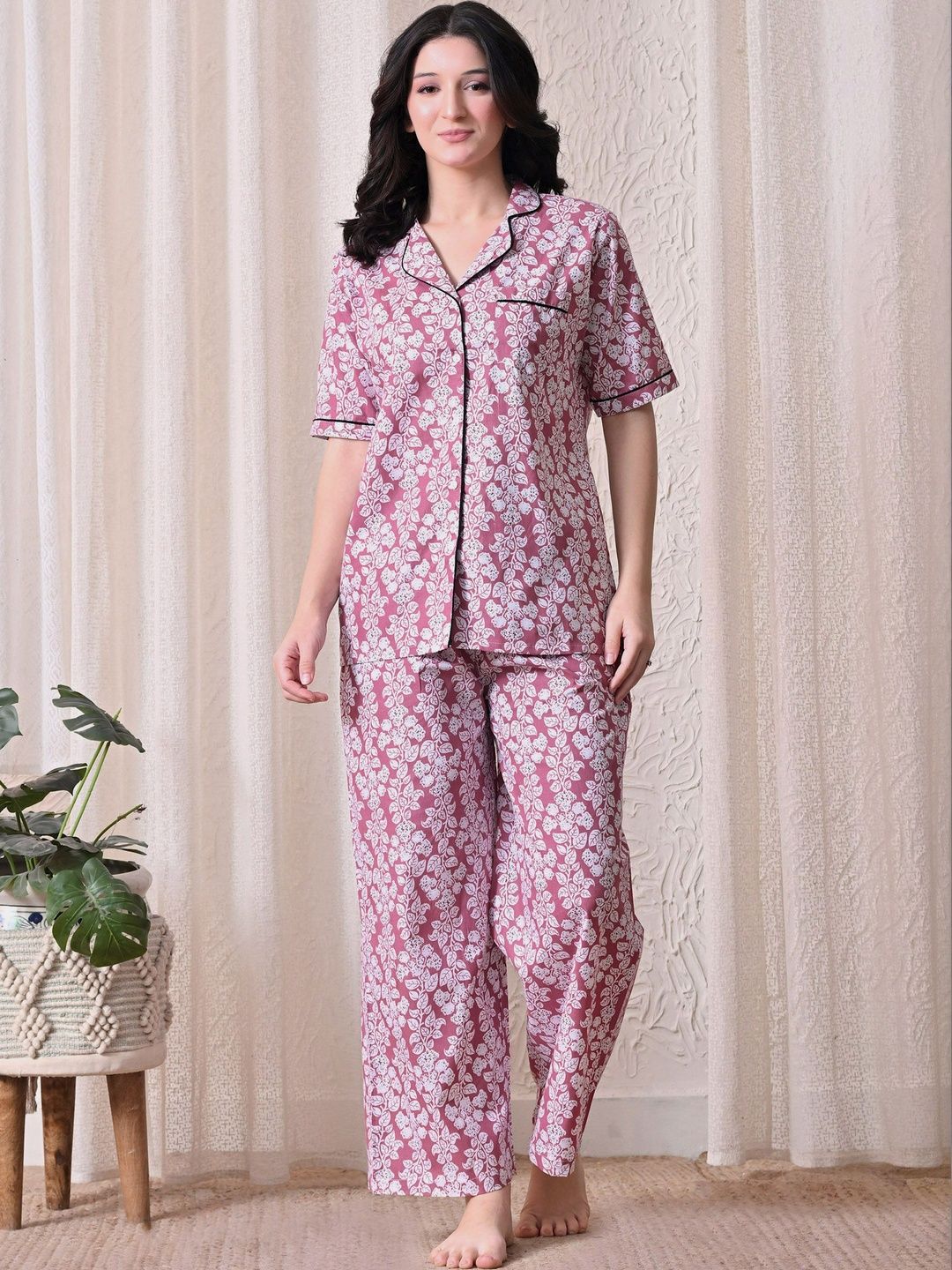 Saanvi Collection Women Printed Night suit
