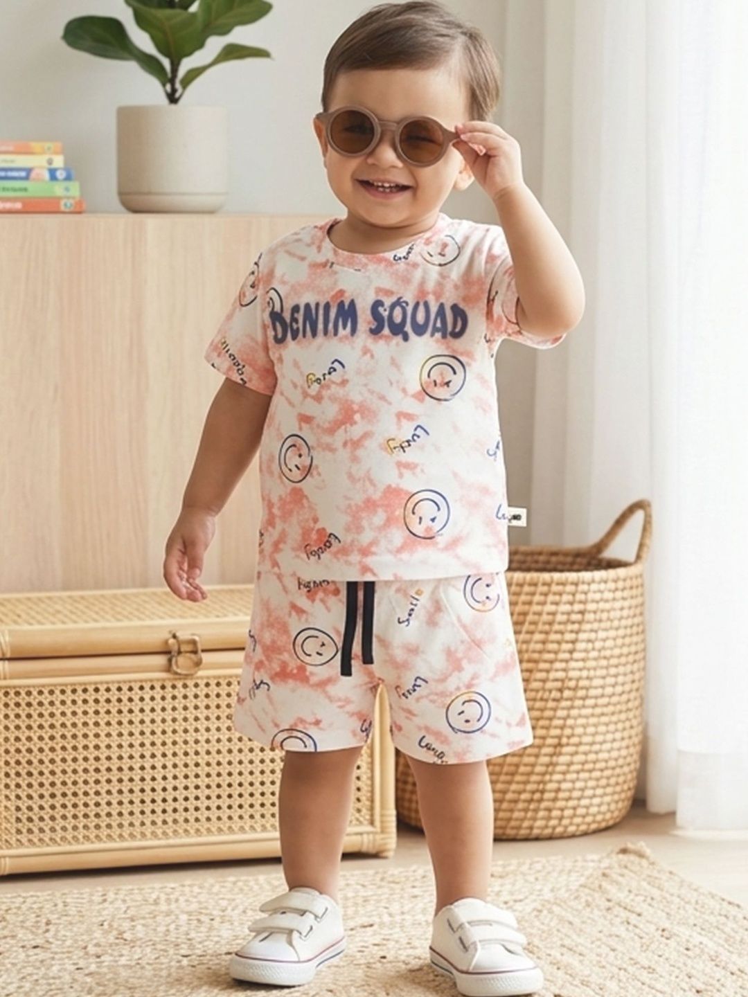KINDLE Boys Printed T-shirt with Shorts