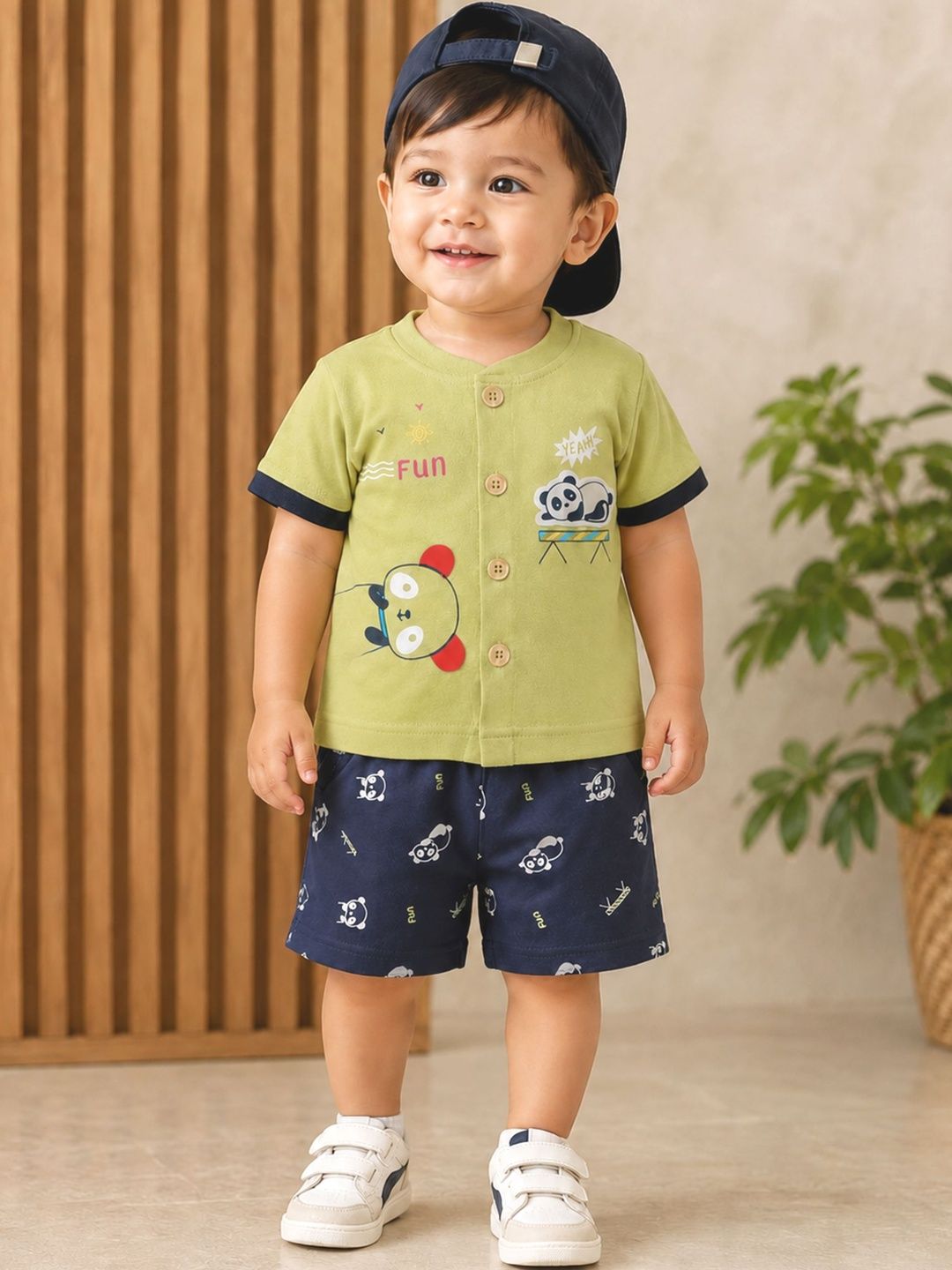 KINDLE Boys Printed T-shirt with Shorts
