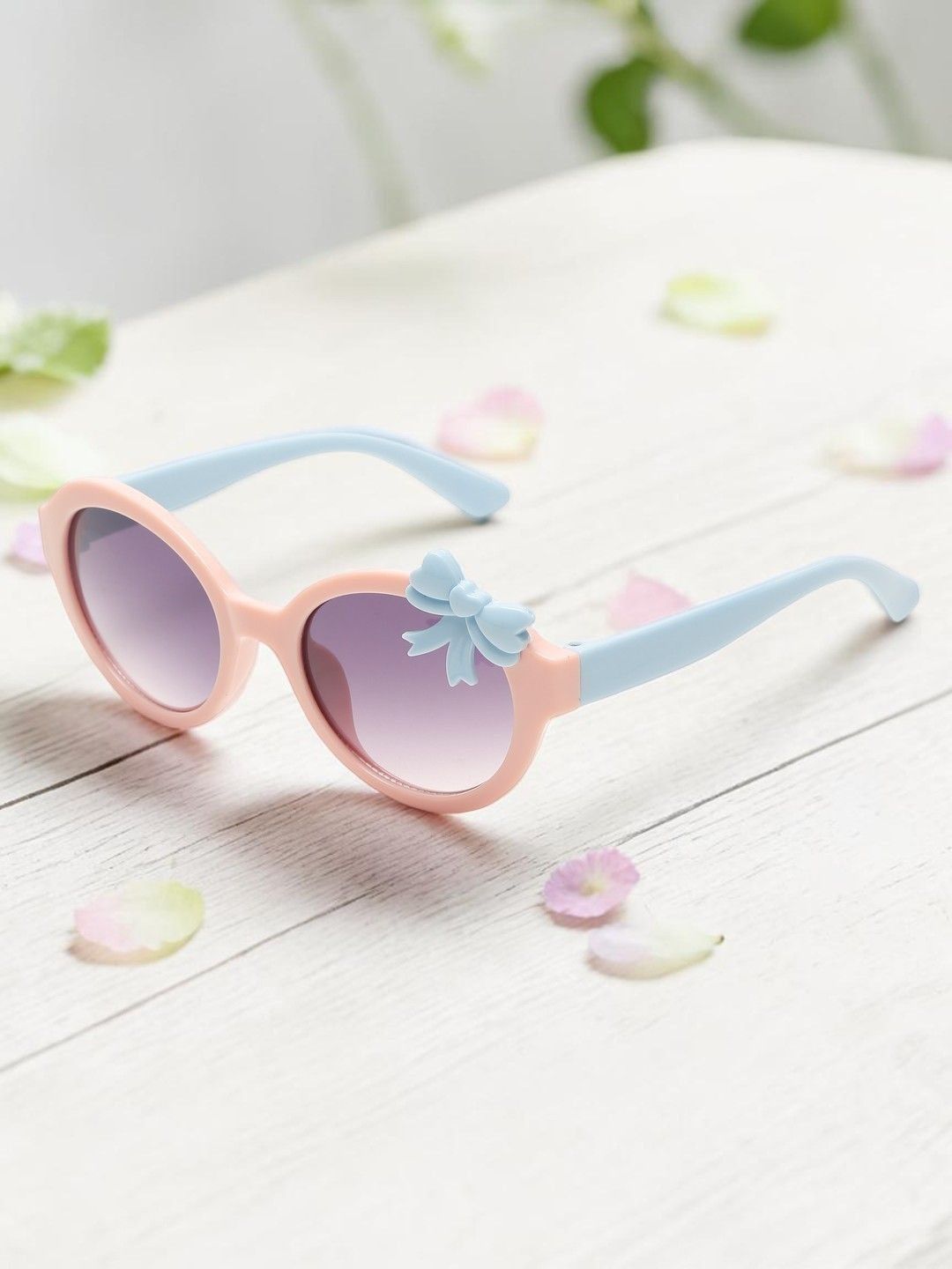 Stoln Girls Black Lens & Gold-Toned Round Sunglasses