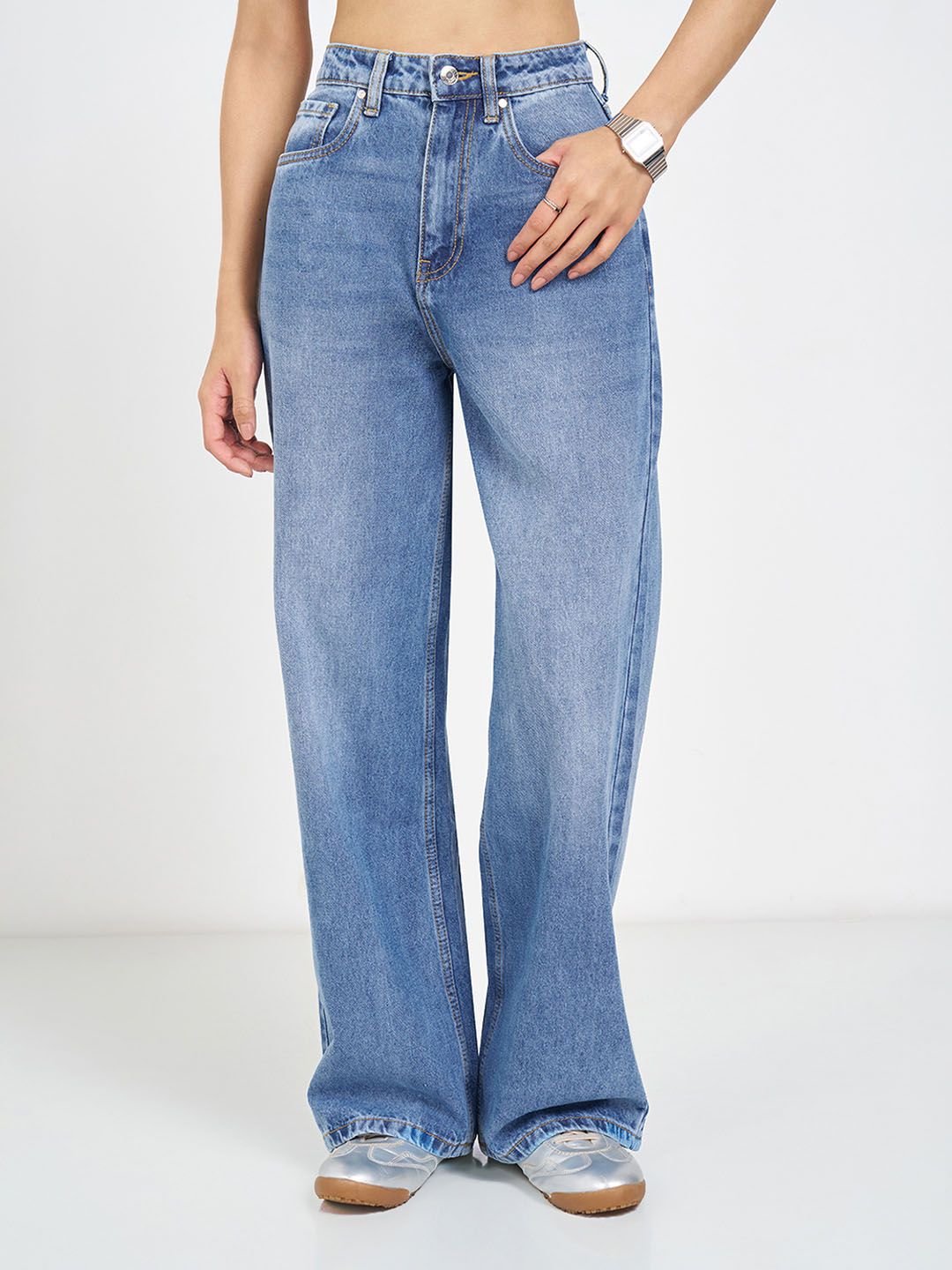 People Women Wide Leg Mid-Rise Light Fade Jeans