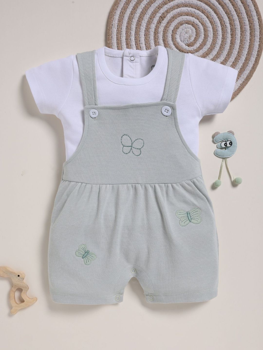 BABY GO Infant Girls Printed Cotton Short Dungaree With T-Shirt
