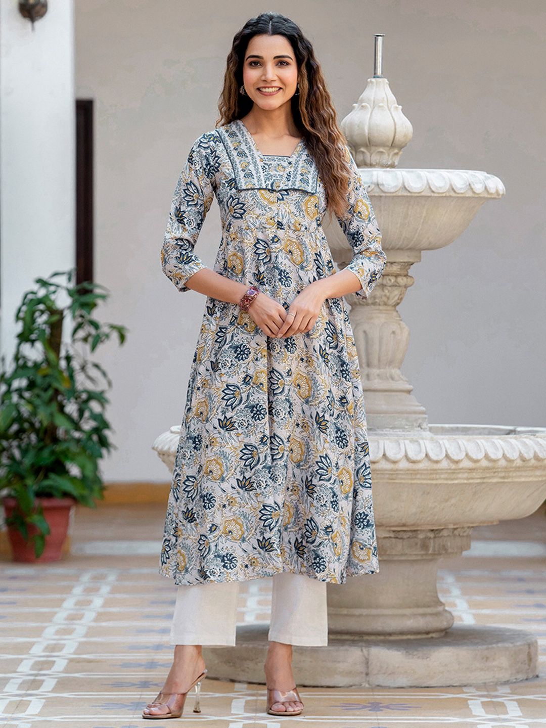 Navlik Floral Printed Boat Neck Kurti