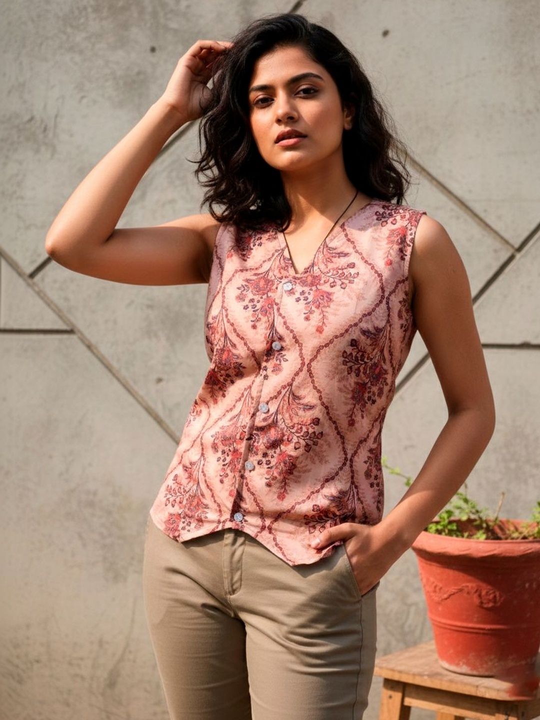 LIPS CROWN Floral Top