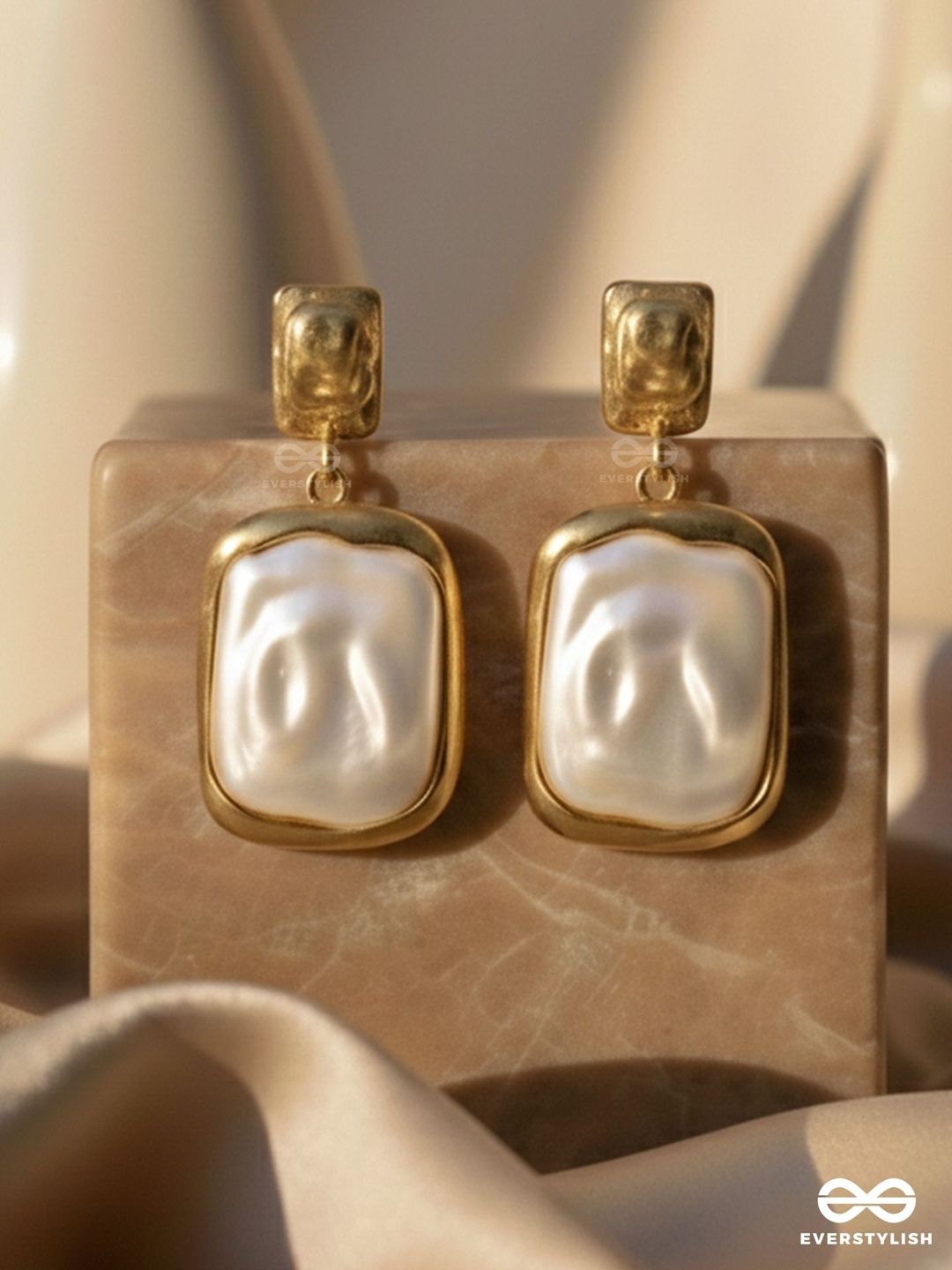 EVERSTYLISH Classic Drop Earrings