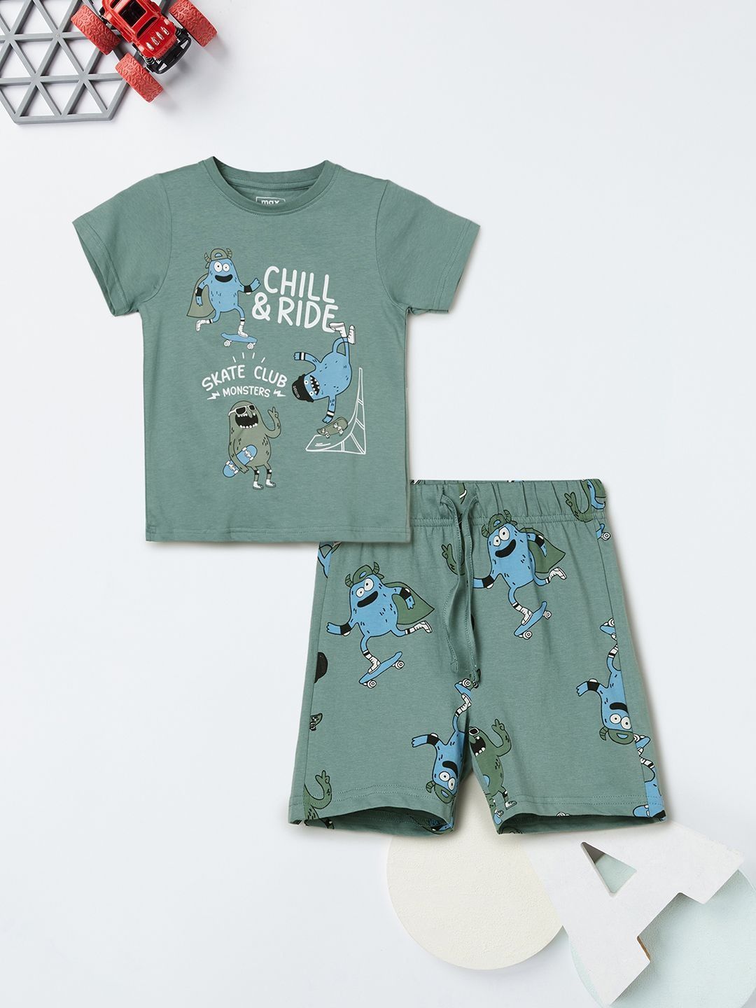 max Boys Printed T-shirt with Shorts