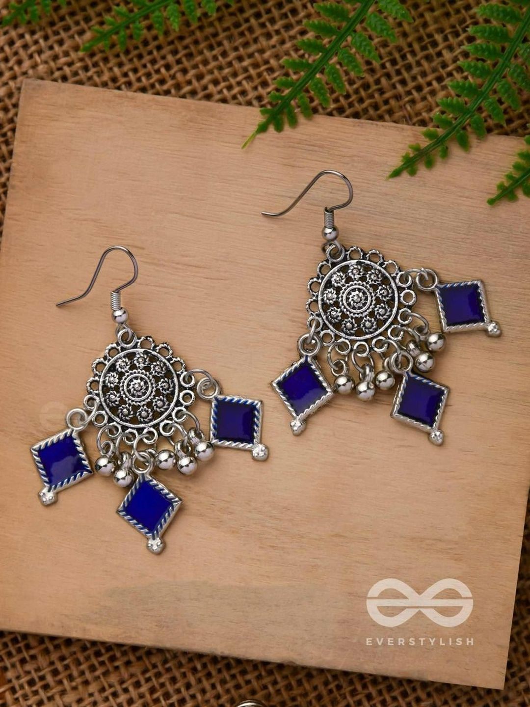 EVERSTYLISH Classic Drop Earrings