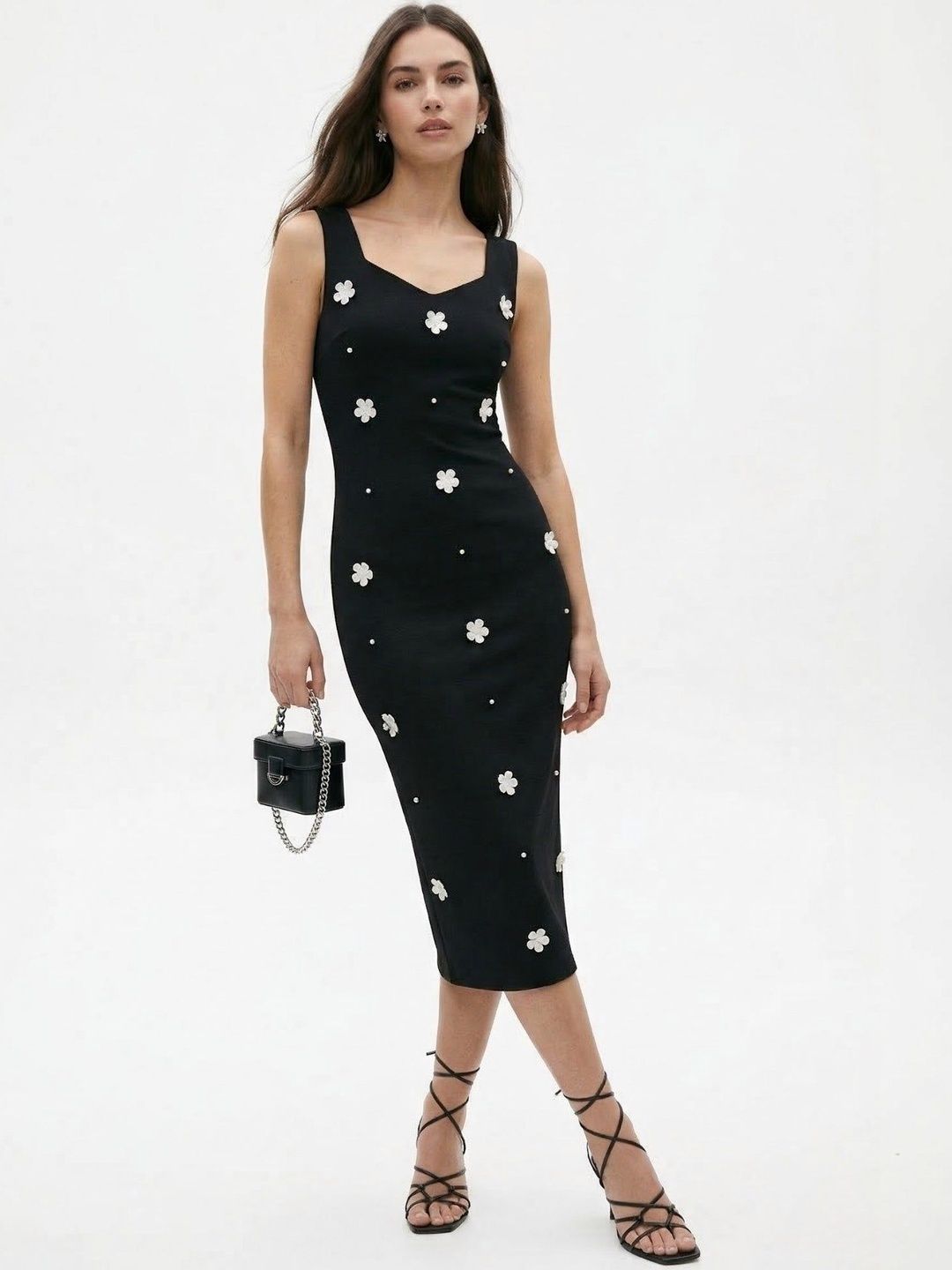 Outzidr Black Sweetheart Neckline All Over Floral Detail Dress