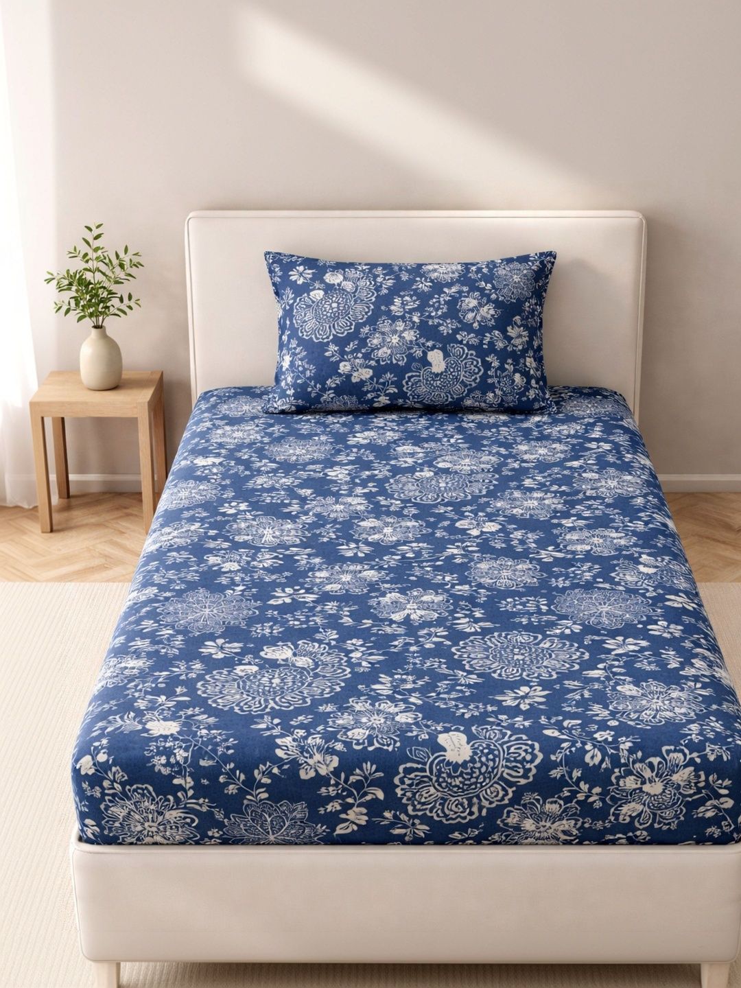 MAFATLAL Blue Floral Printed 140 TC Single Microfiber Bedsheet with 1 Pillow Covers