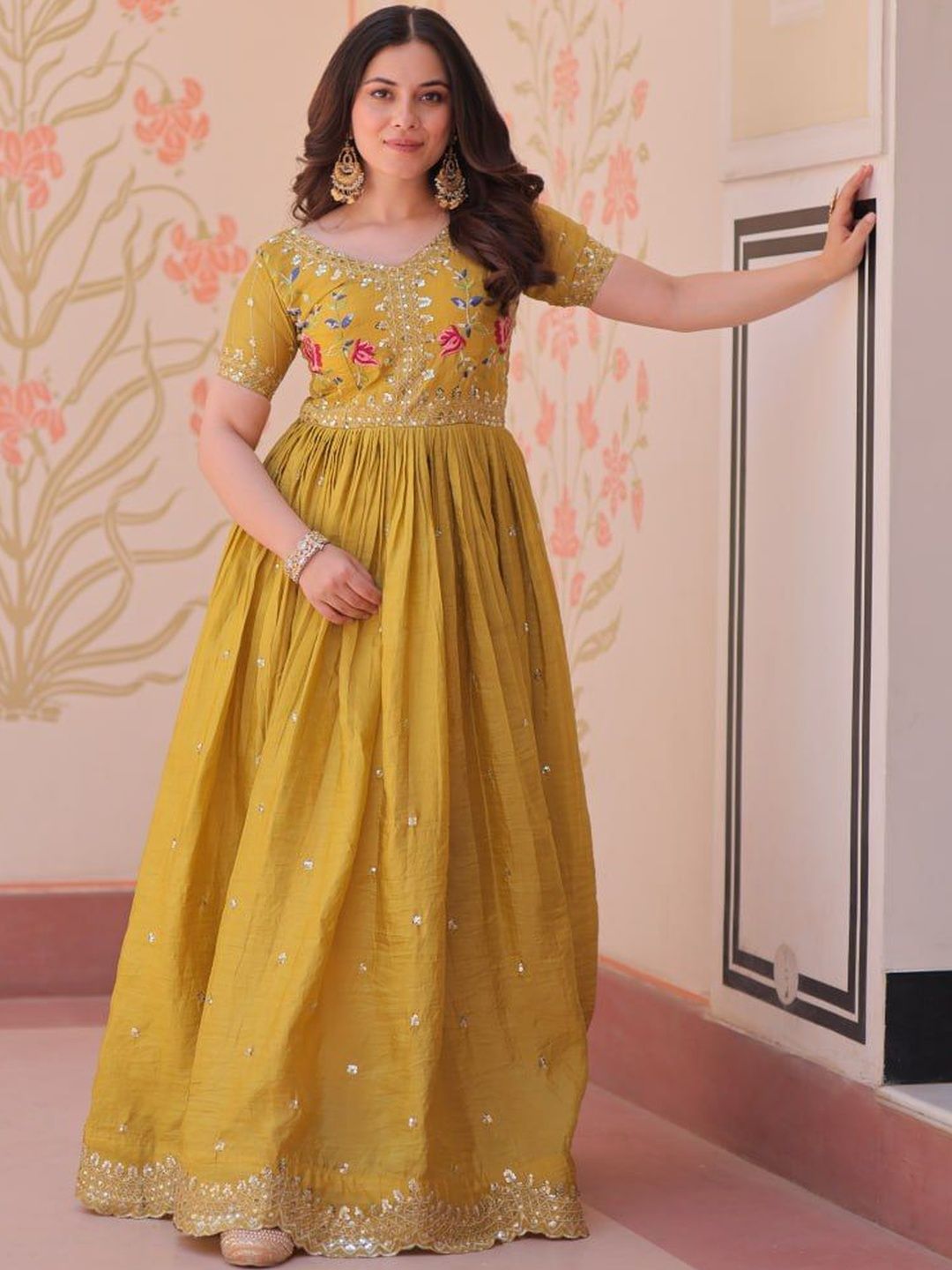 Livewear Women Floral Embroidered Regular Kurti