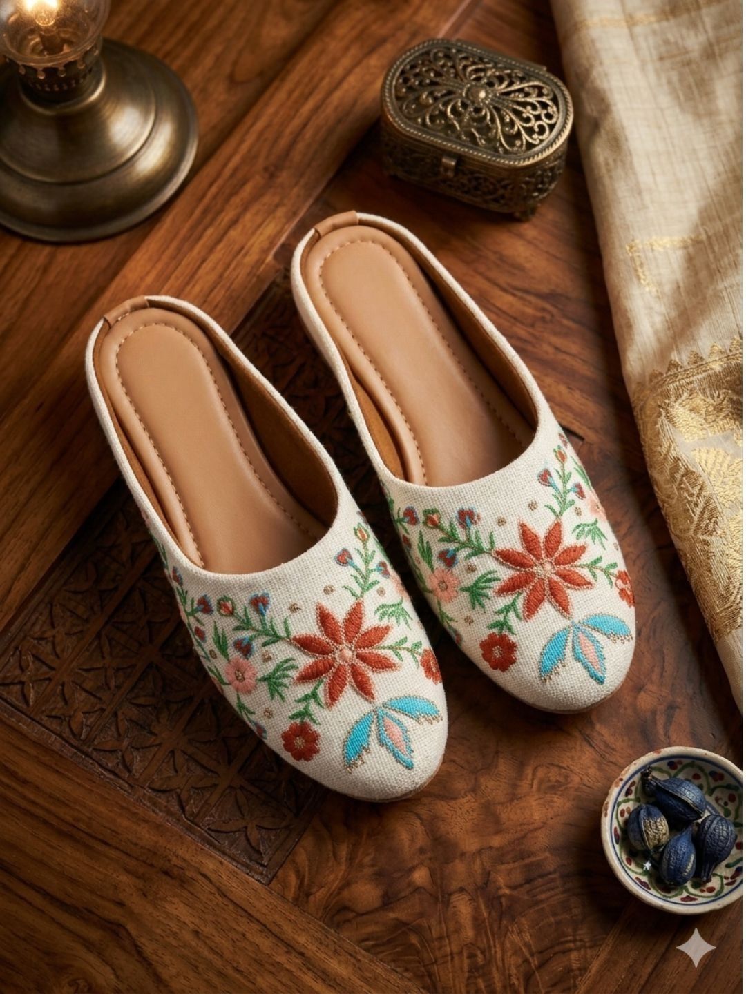 KALINI Women Embellished Ethnic Mojaris Flats