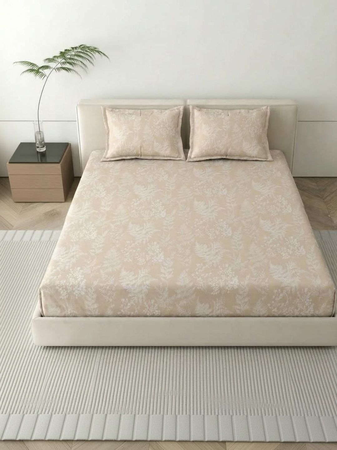 MAFATLAL Beige 186 TC Bedsheet with 2 Pillow Covers