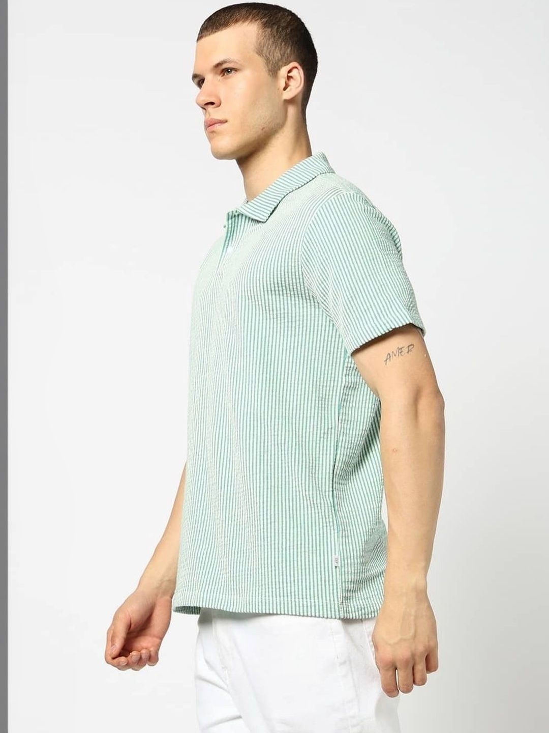 GAP Men Vertical Stripes Slim Fit Polo Neck T-shirt