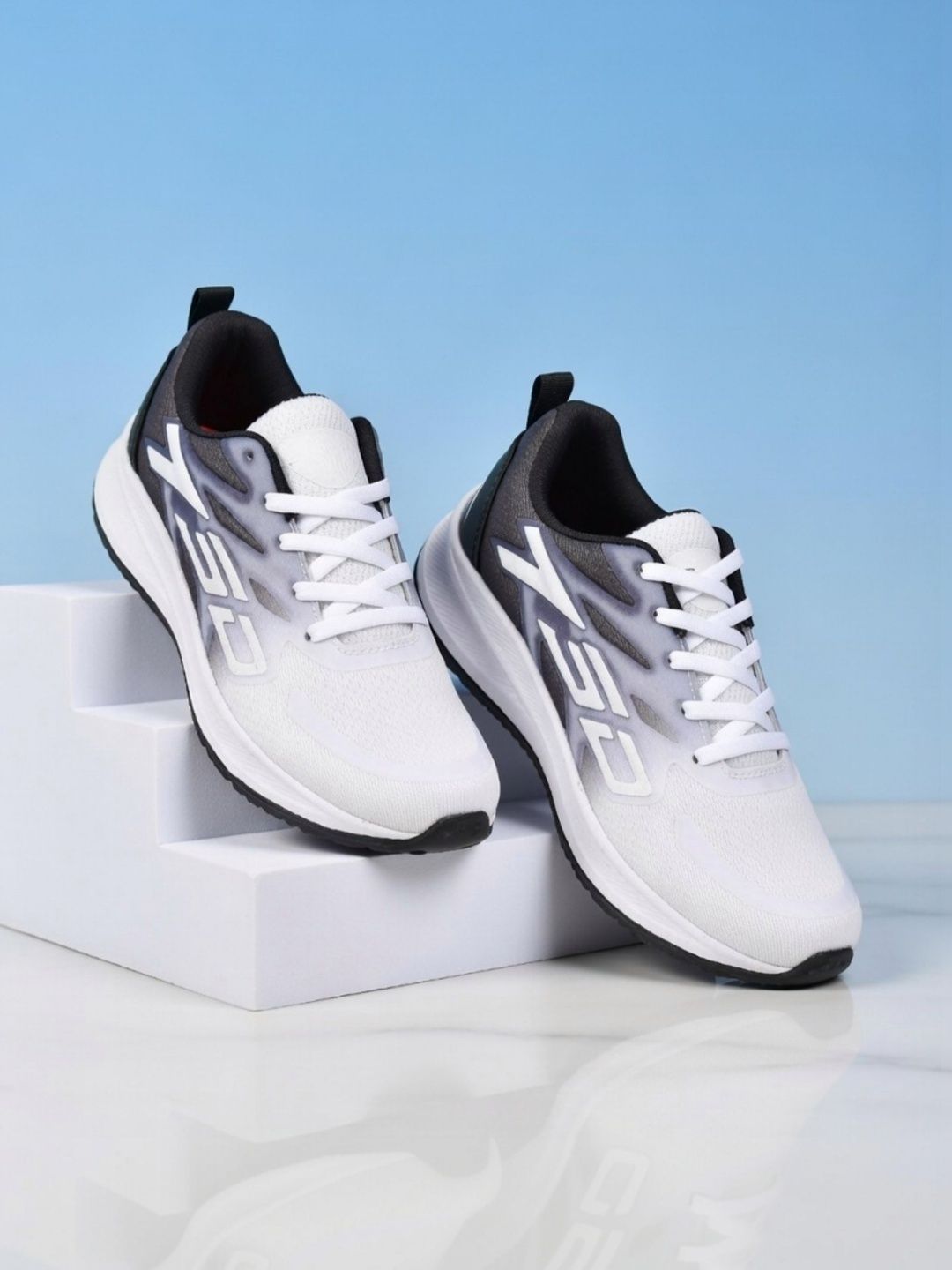 JOOTIYAPA Men Colourblocked Sneakers
