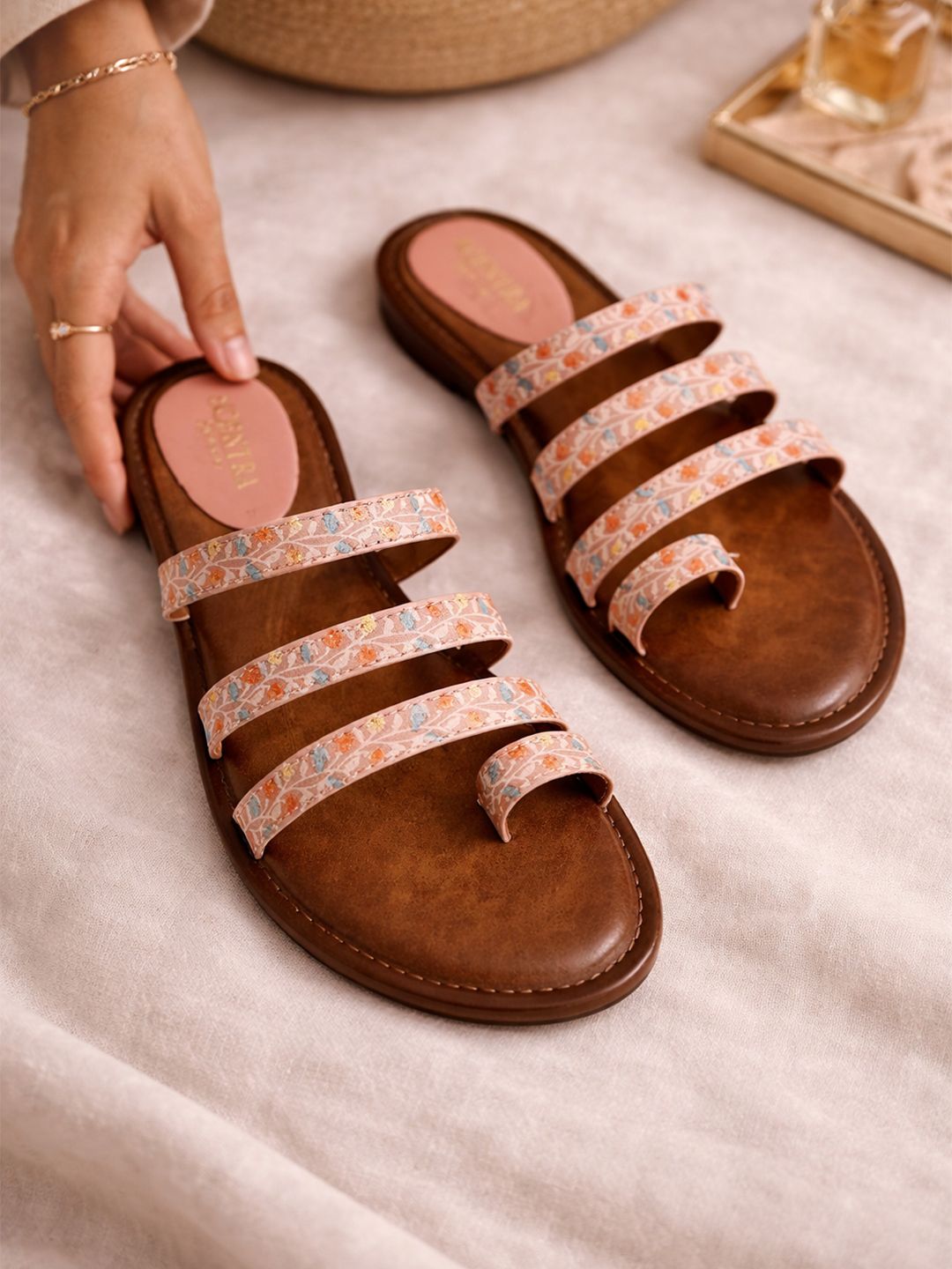 SCENTRA Spain Women Printed Open Toe One Toe Flats