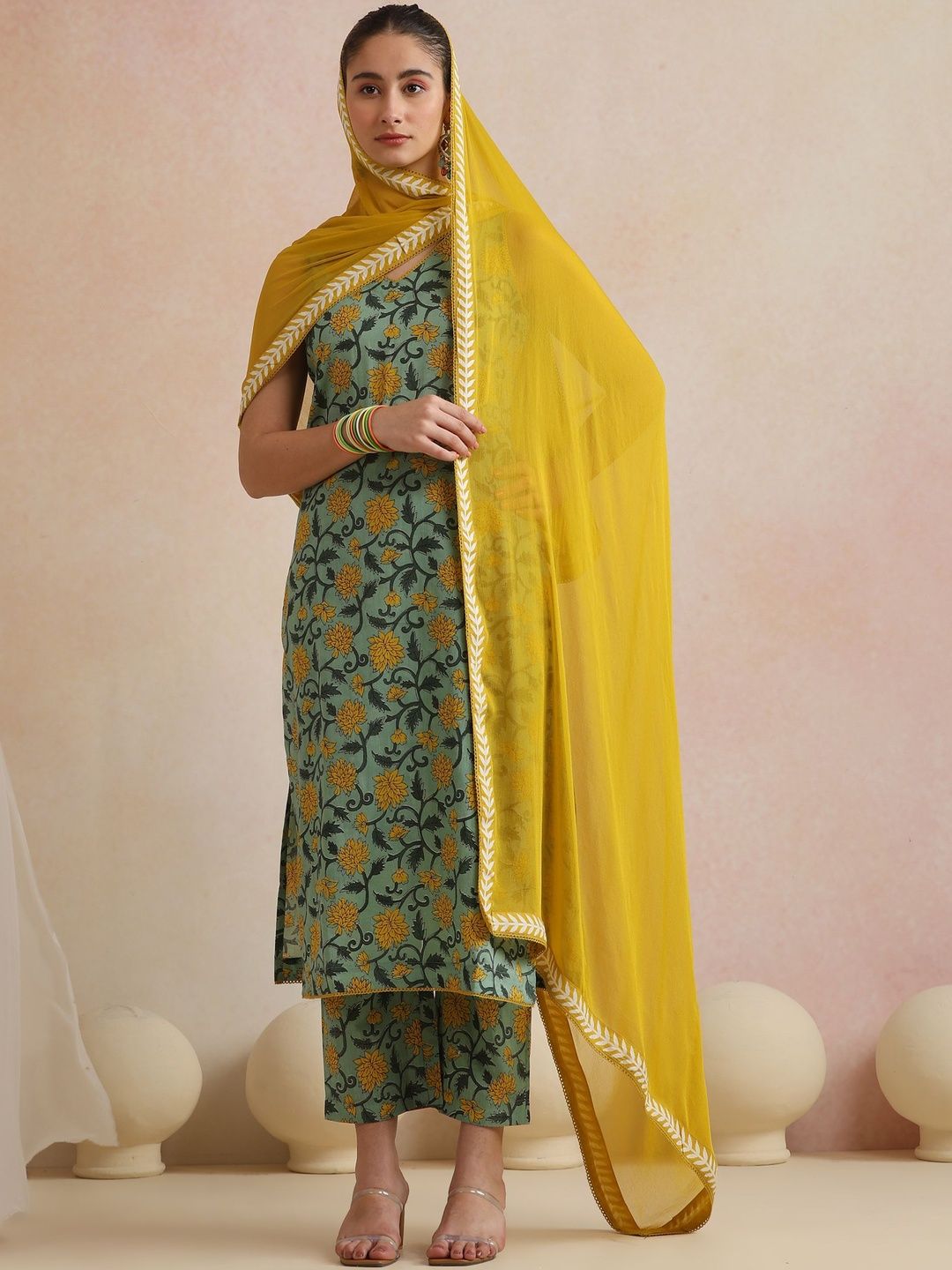 Khushal K Women Floral Printed Regular Pure Cotton Kurta with Trousers & With Dupatta