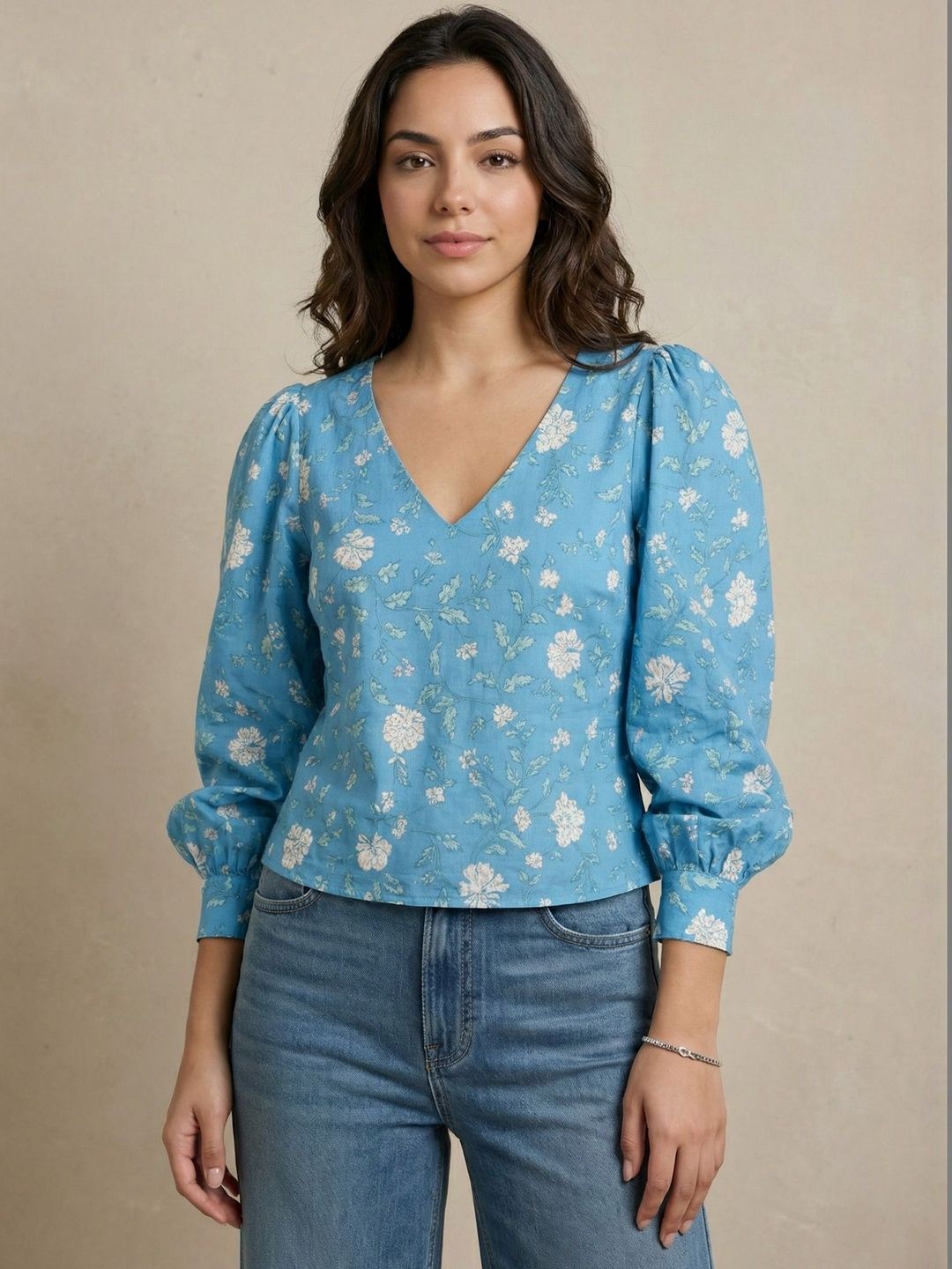 all about you Women Blue Floral Printed V-Neck Puff Sleeve Top