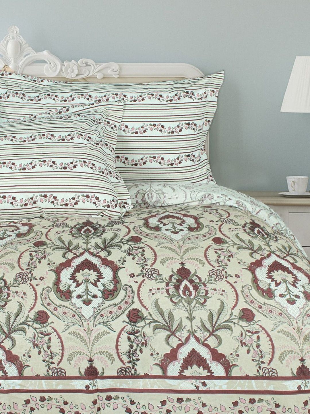 Florida Off White Ethnic Motifs 160 TC Bedsheet with 2 Pillow Covers