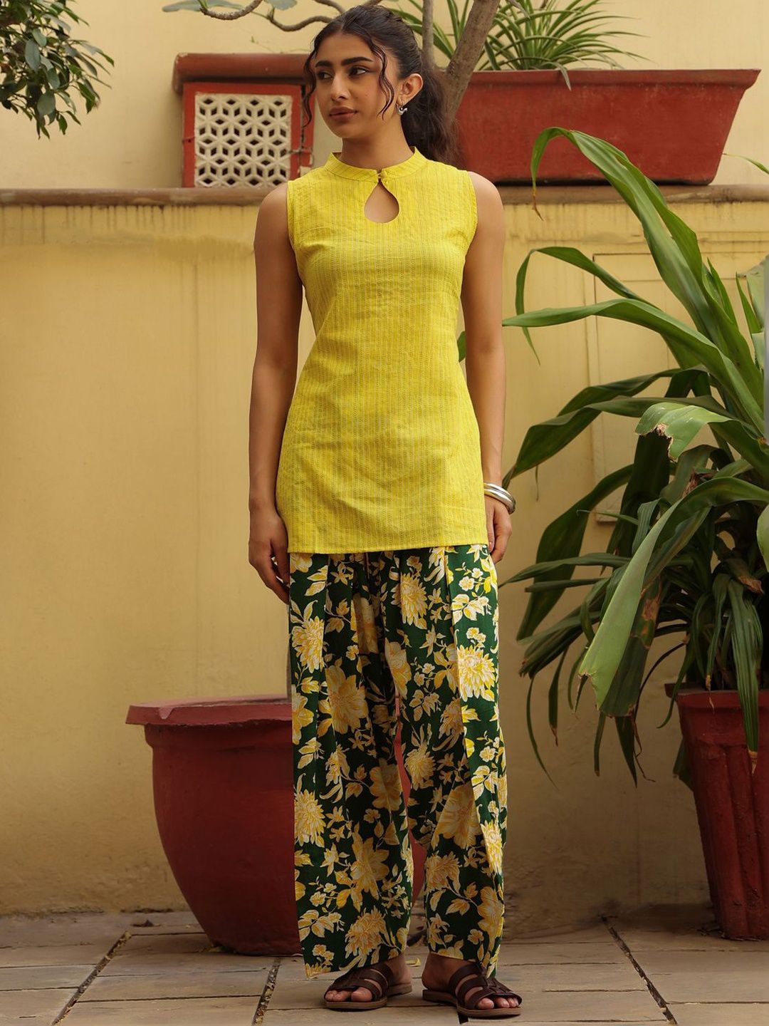 Women Floral Regular Pure Cotton Kurti with Palazzos 2
