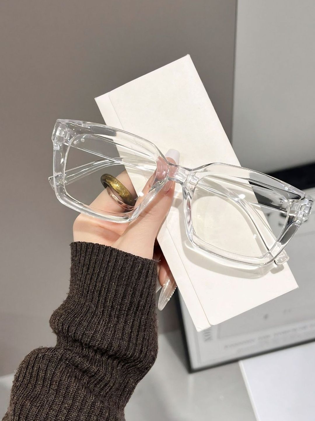 OUDI Unisex Clear Lens & White Rectangle Sunglasses with