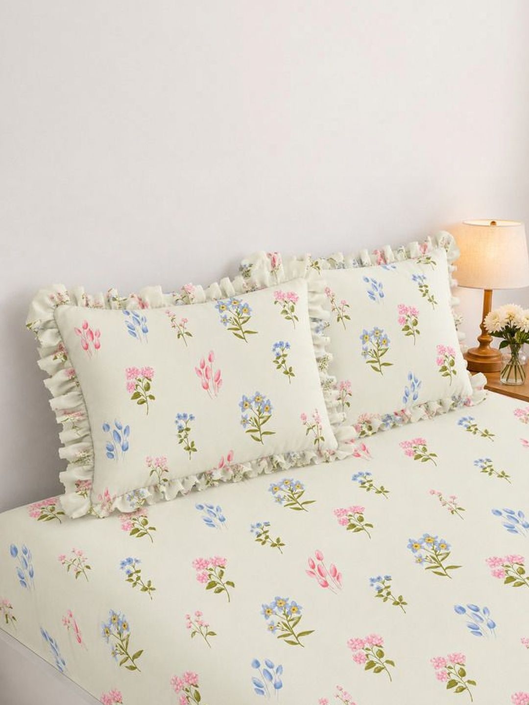 Aura Cream-Coloured Floral 300 Tc Frilled Fitted Double Size Bedsheet With 2 Pillow Cover