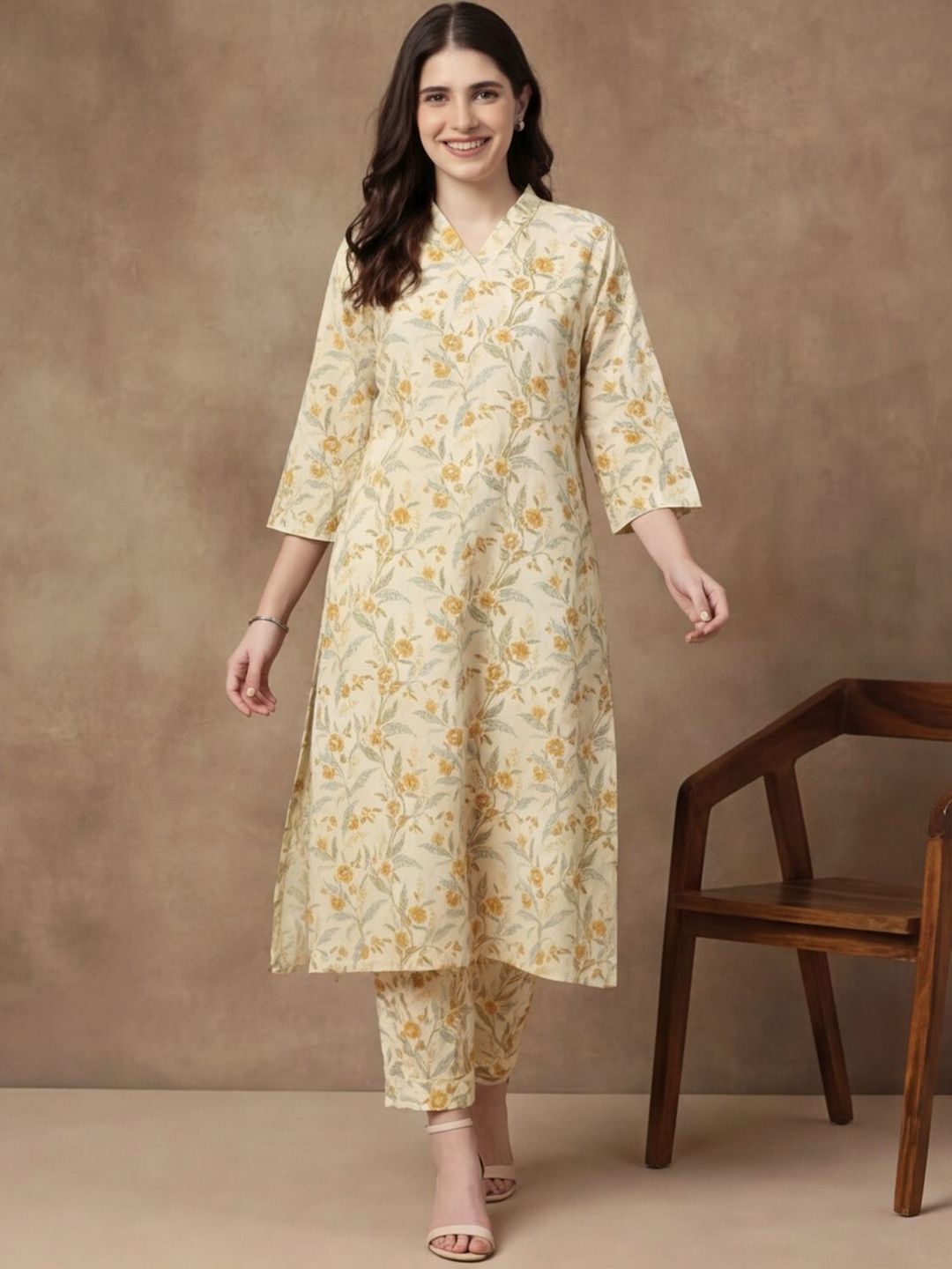 BLACK & BLAH BLAH Women Floral Printed Regular Pure Cotton Kurta with Trousers