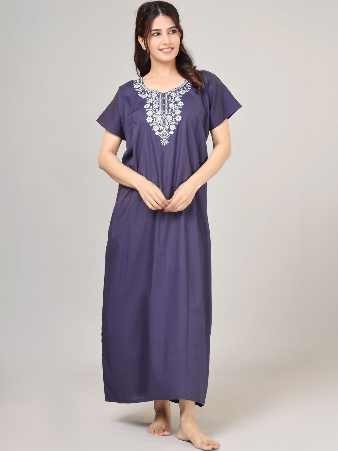 Vardhana Embroidered Maxi Nightdress