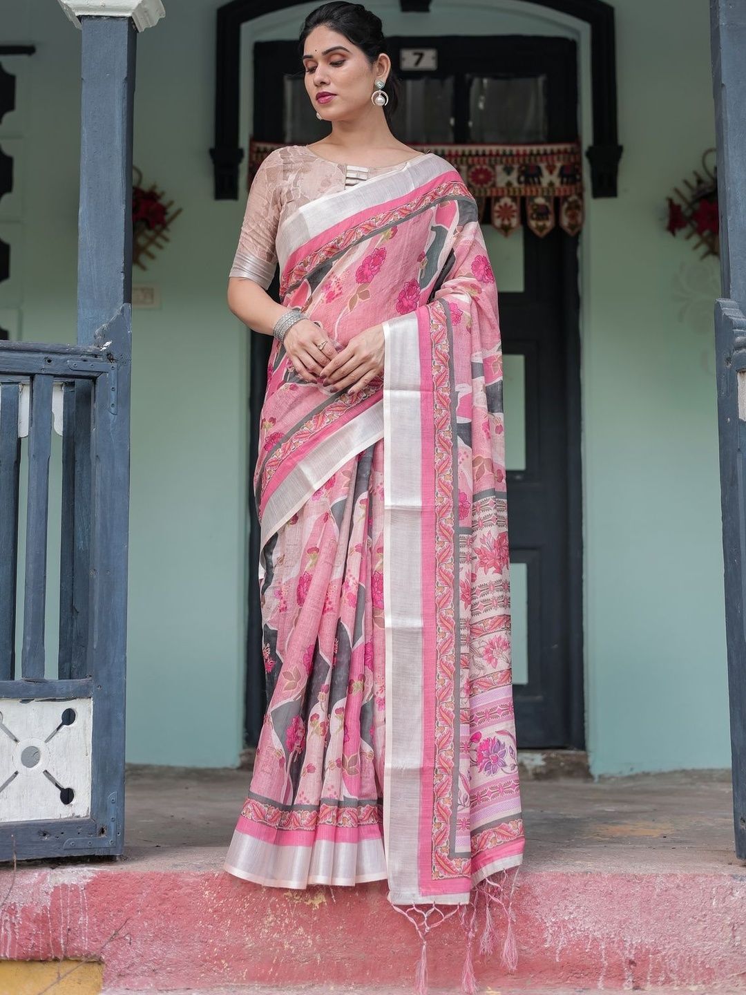 RAAS SHREE Floral Pure Cotton Handloom Saree