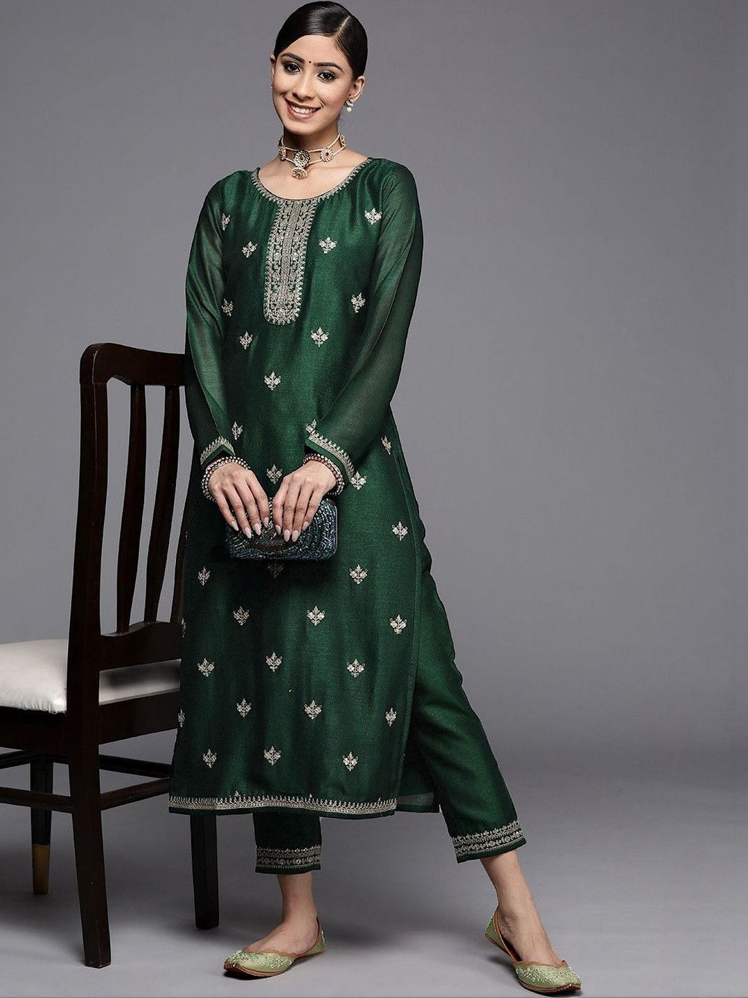 Gerua By Libas Women Embellished Thread Work Kurta