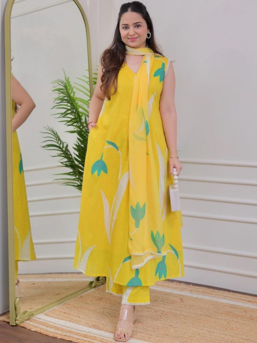 KROLIANT Women Floral Printed Regular Kurta with Trousers & With Dupatta
