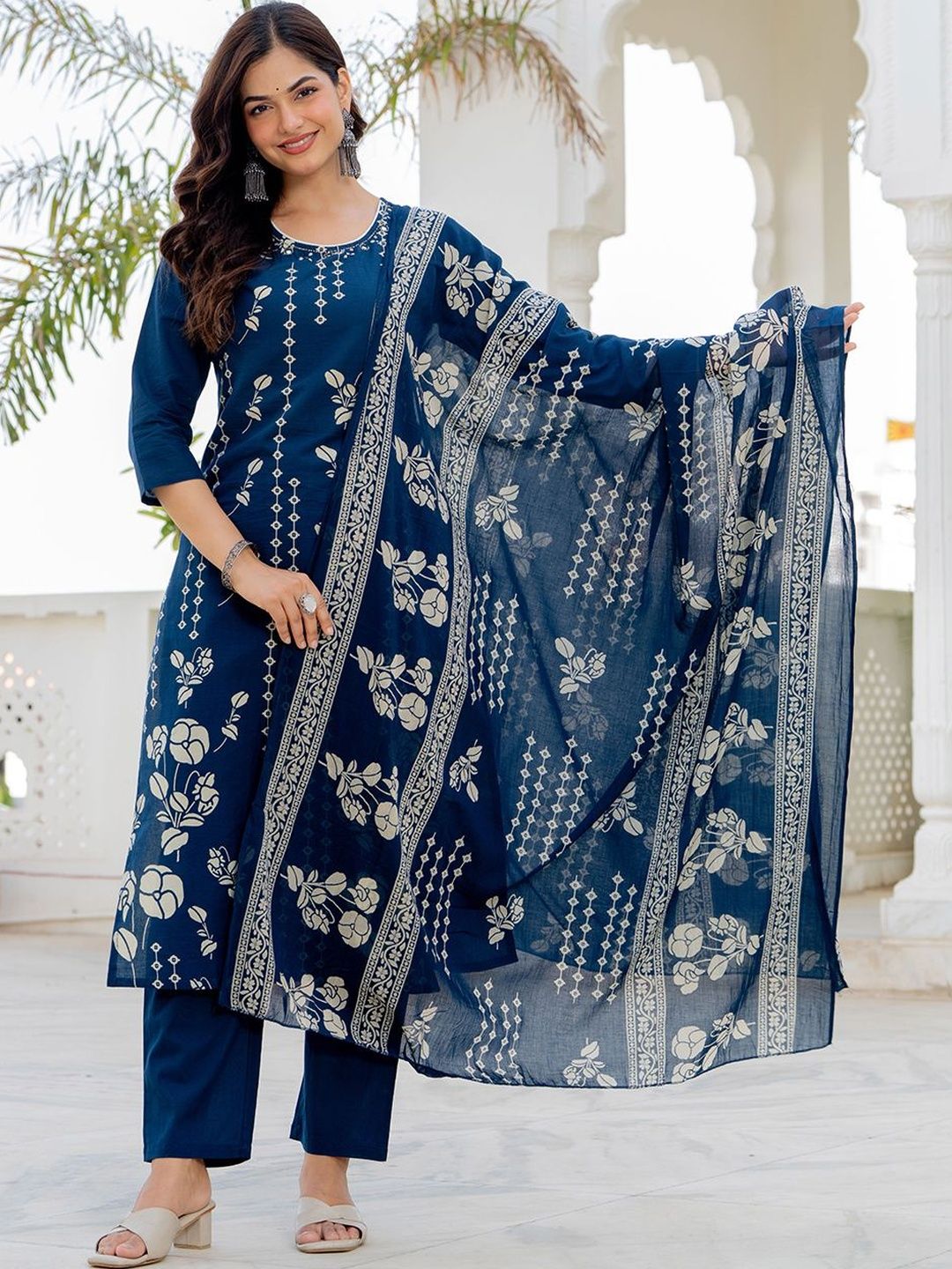 Rangira Women Floral Printed Regular Pure Cotton Kurta with Trousers & With Dupatta