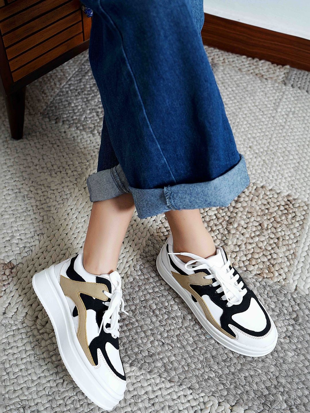 Shoeluxe Women Colourblocked Sneakers