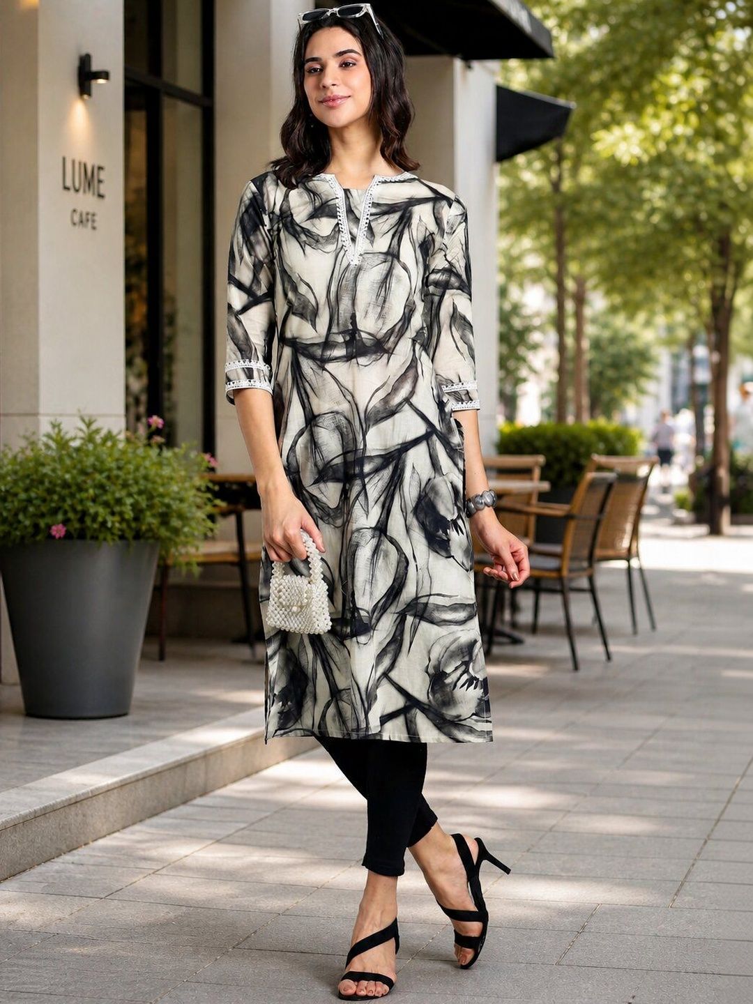 THE VASILIKI Women Printed Flared Sleeves Thread Work Kurta