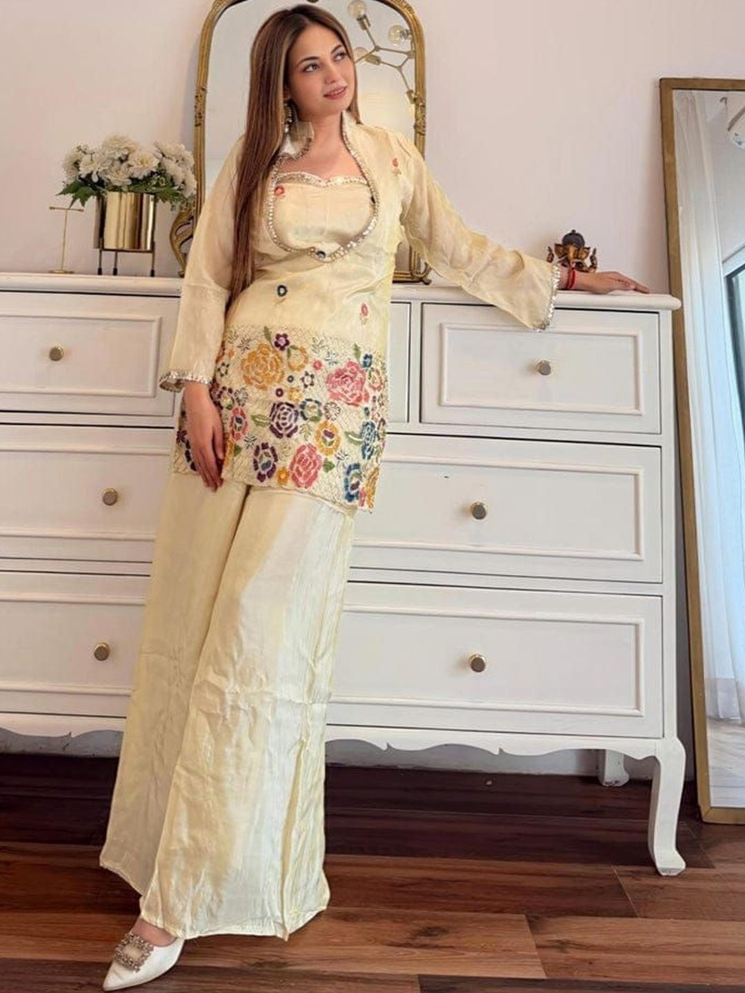ANGELOUTLETS Women Floral Embroidered Regular Sequinned Kurta with Palazzos