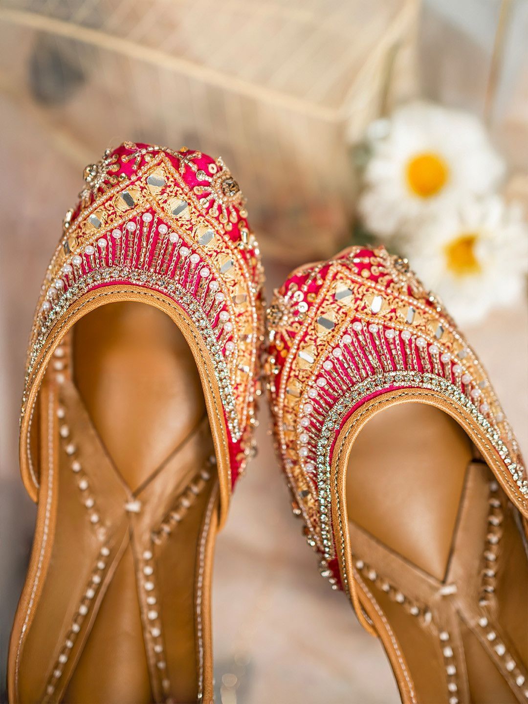 LORYPHILORY Women Embellished Mojaris Flats