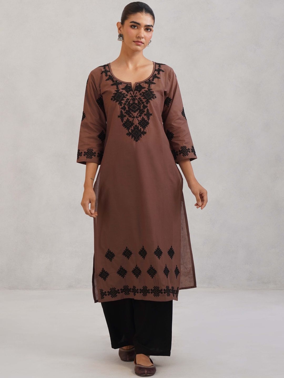 colorkosh Women Floral Black Ethnic Motifs Embroidered Thread Work Kurta