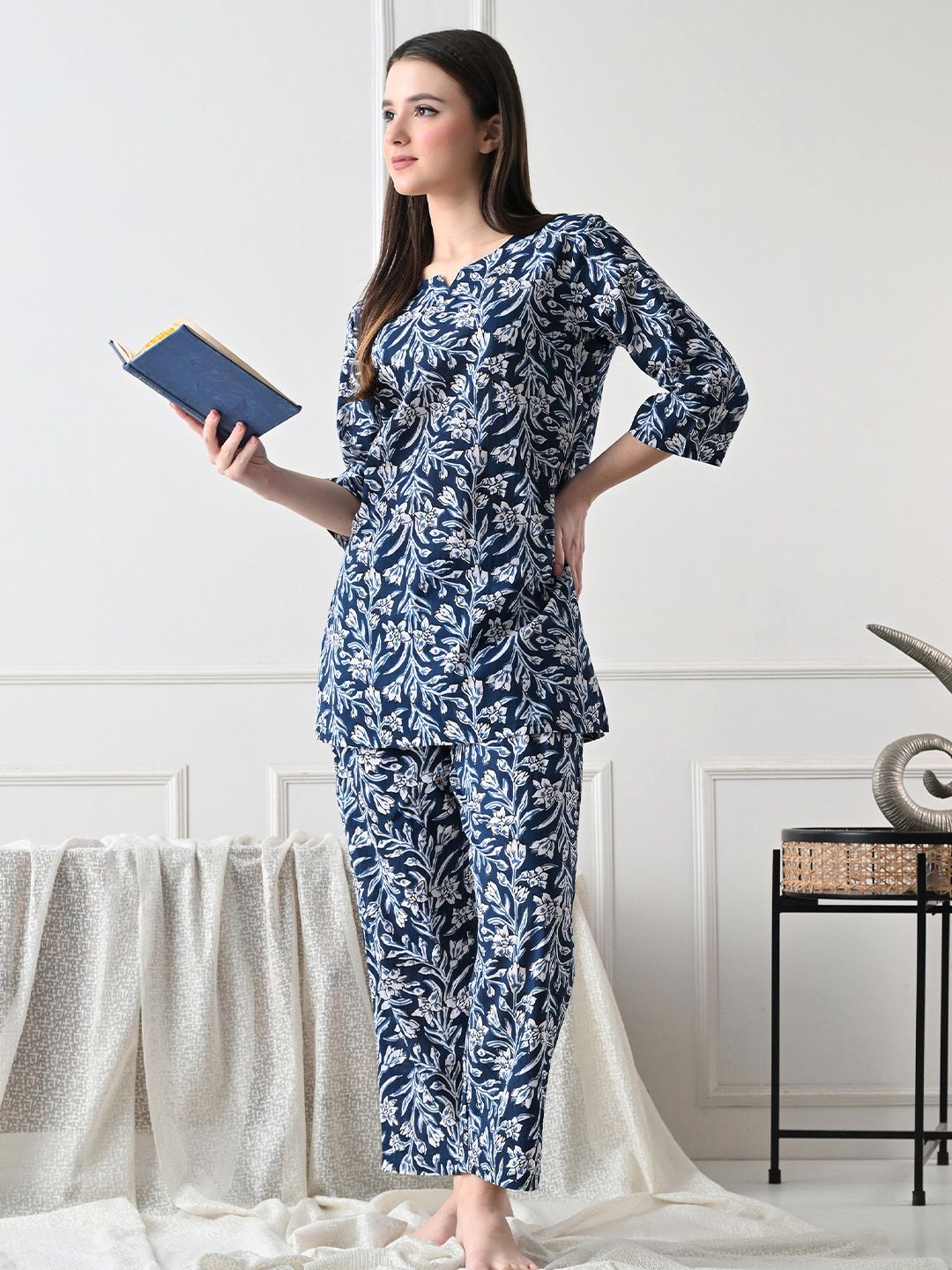 Hustle Bustle Printed Three-Quarter Sleeves Nightdress