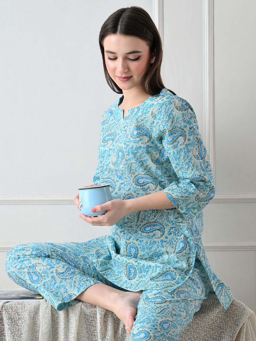 Hustle Bustle Printed Three-Quarter Sleeves Nightdress