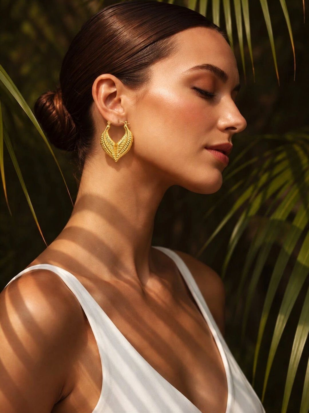 DIVING SWAN Women 18K Thick Gold Plated Vanya Leaf Hoops Earrings