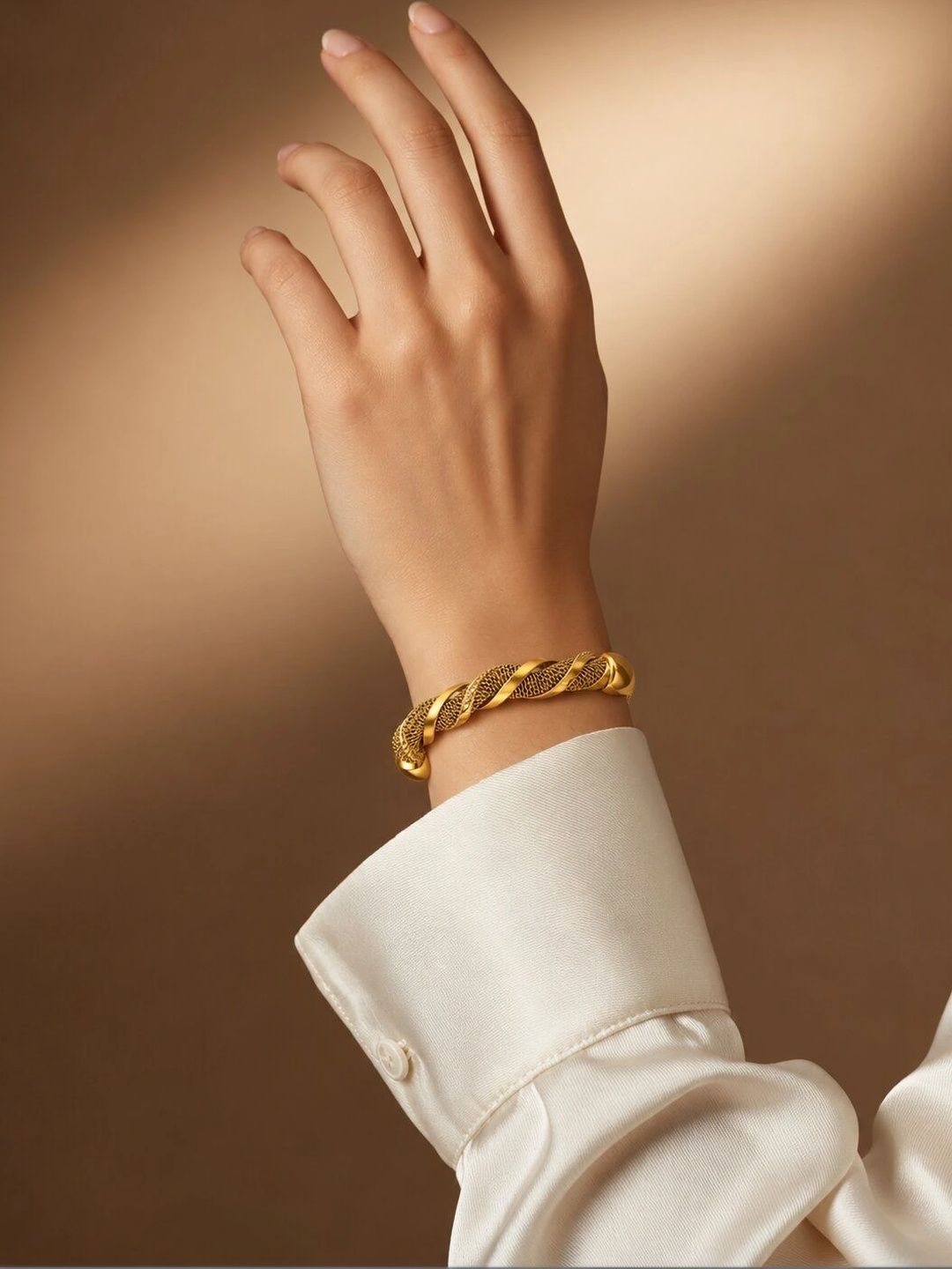DIVING SWAN Women 18K Thick Gold Plated Zoya Twist Cuff Bracelet