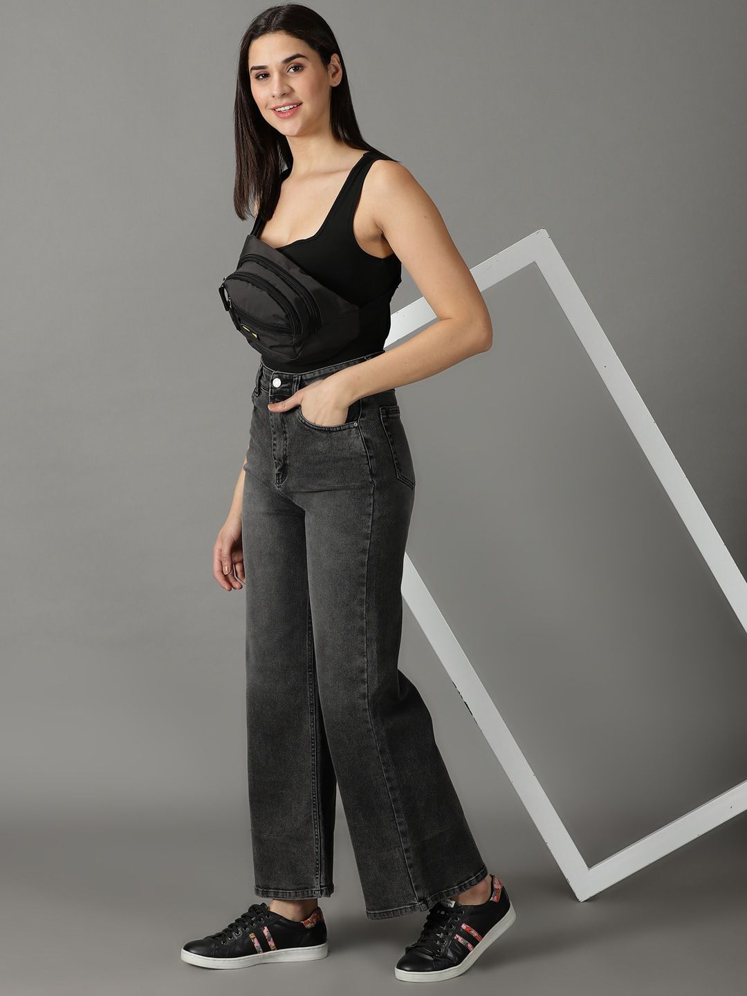 SHOWOFFFF Women Wide Leg High-Rise Light Fade Acid Wash Stretchable Jeans