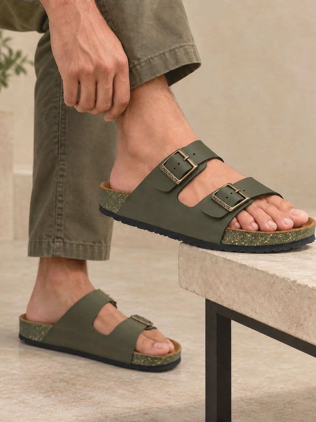 UNDERROUTE Men Comfort Sandals