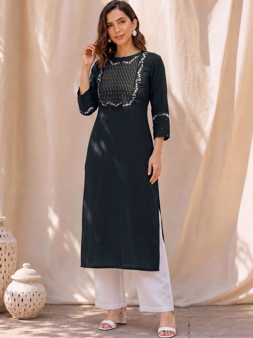 MIRCHI FASHION Floral Embroidered Sequinned Straight Kurta