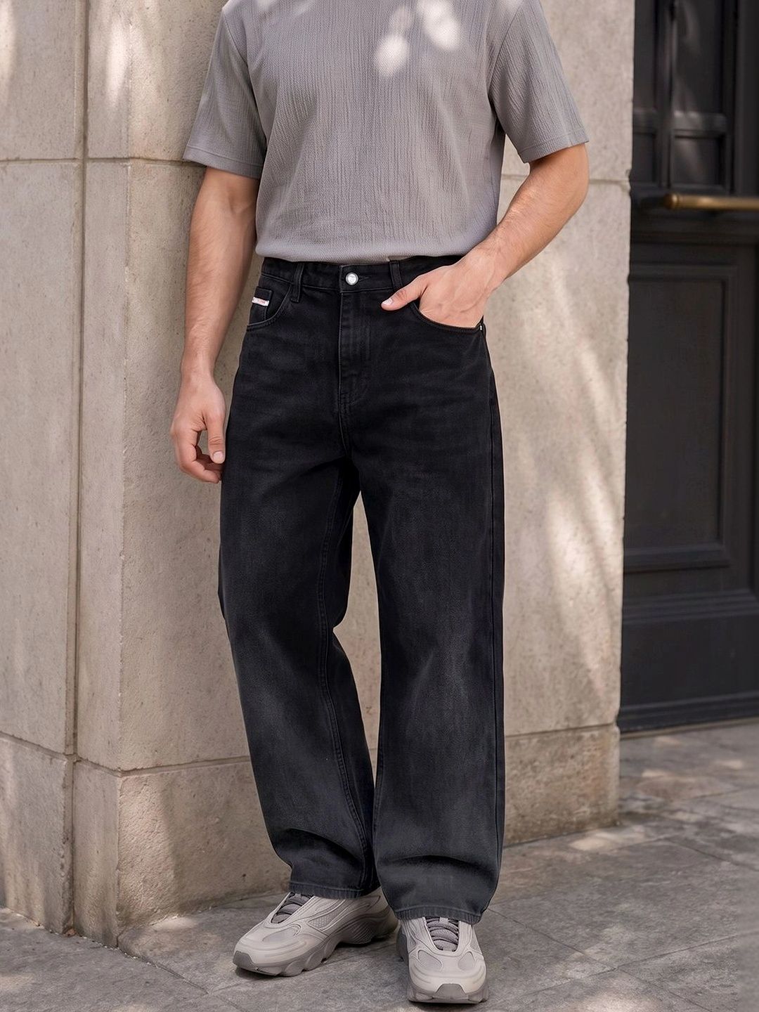 The Indian Garage Co Men Light Fade Mid-Rise  Stretchable Relaxed Fit Jeans