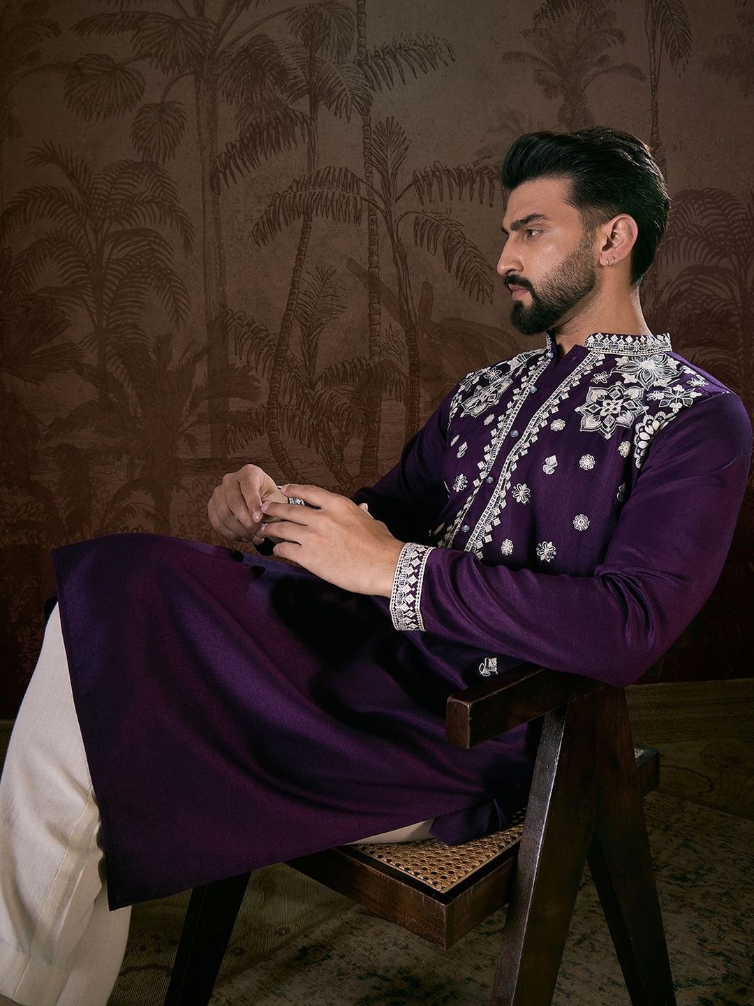 House of Pataudi Embroidered Mandarin Collar Knee Length Straight Kurta